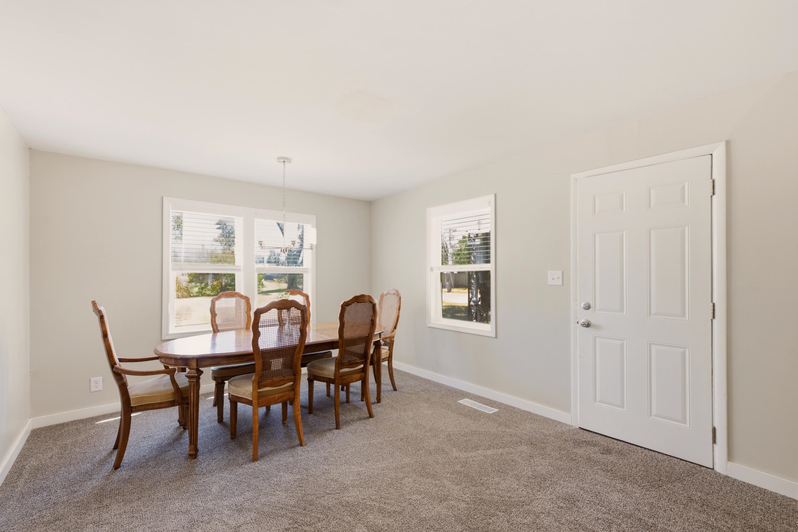 402 E Market Property Photo 13