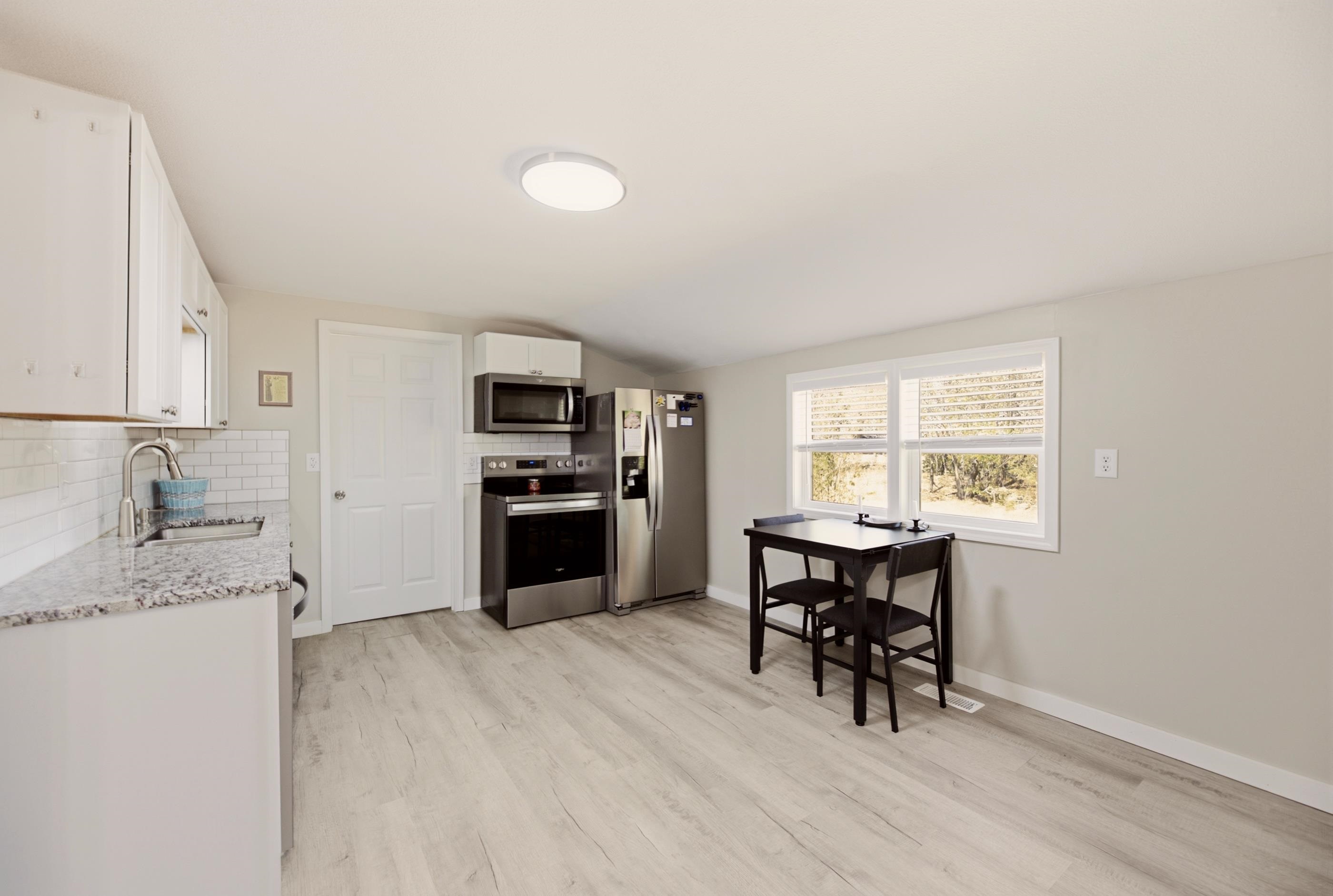 402 E Market Property Photo 17