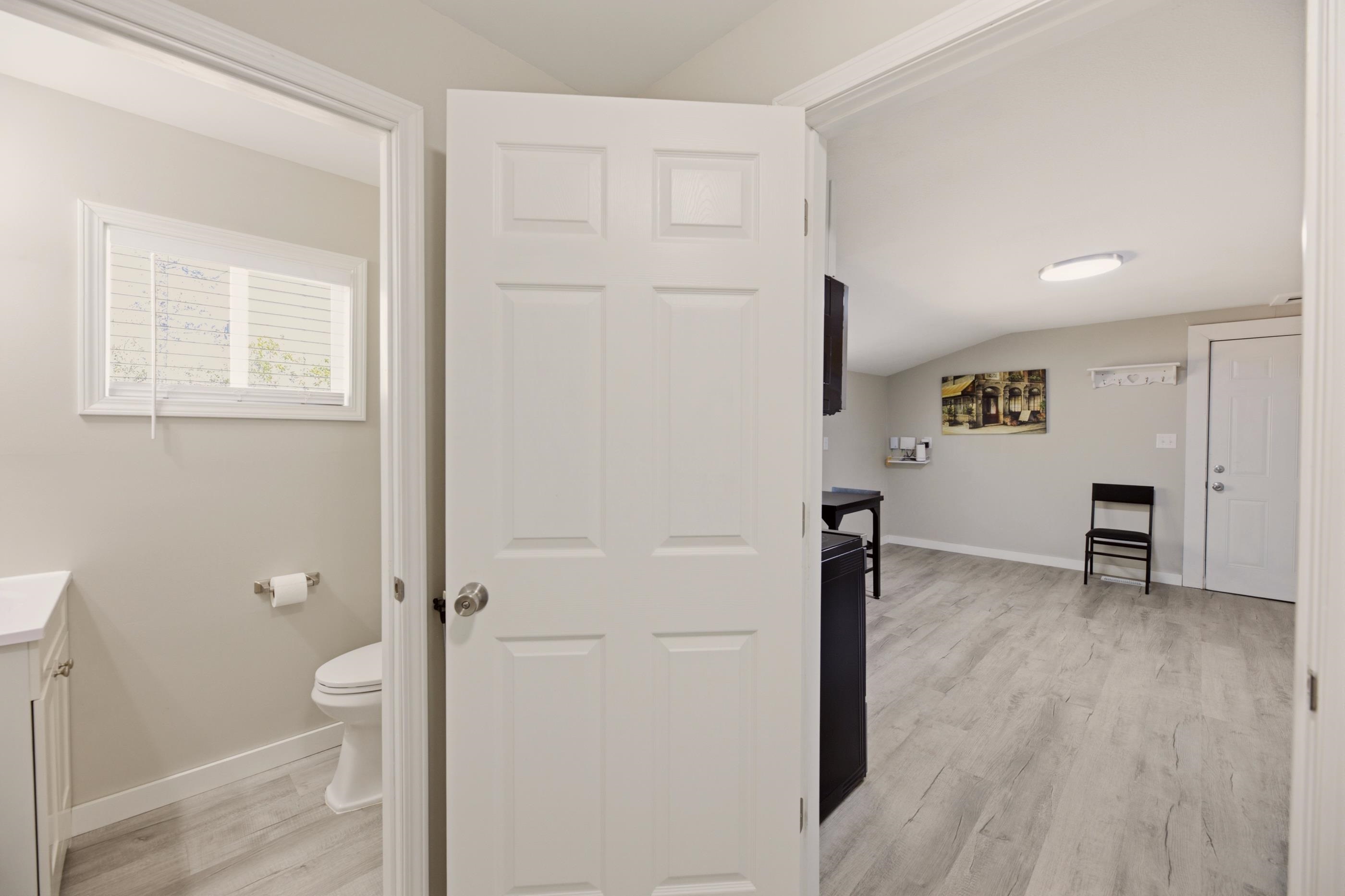 402 E Market Property Photo 24