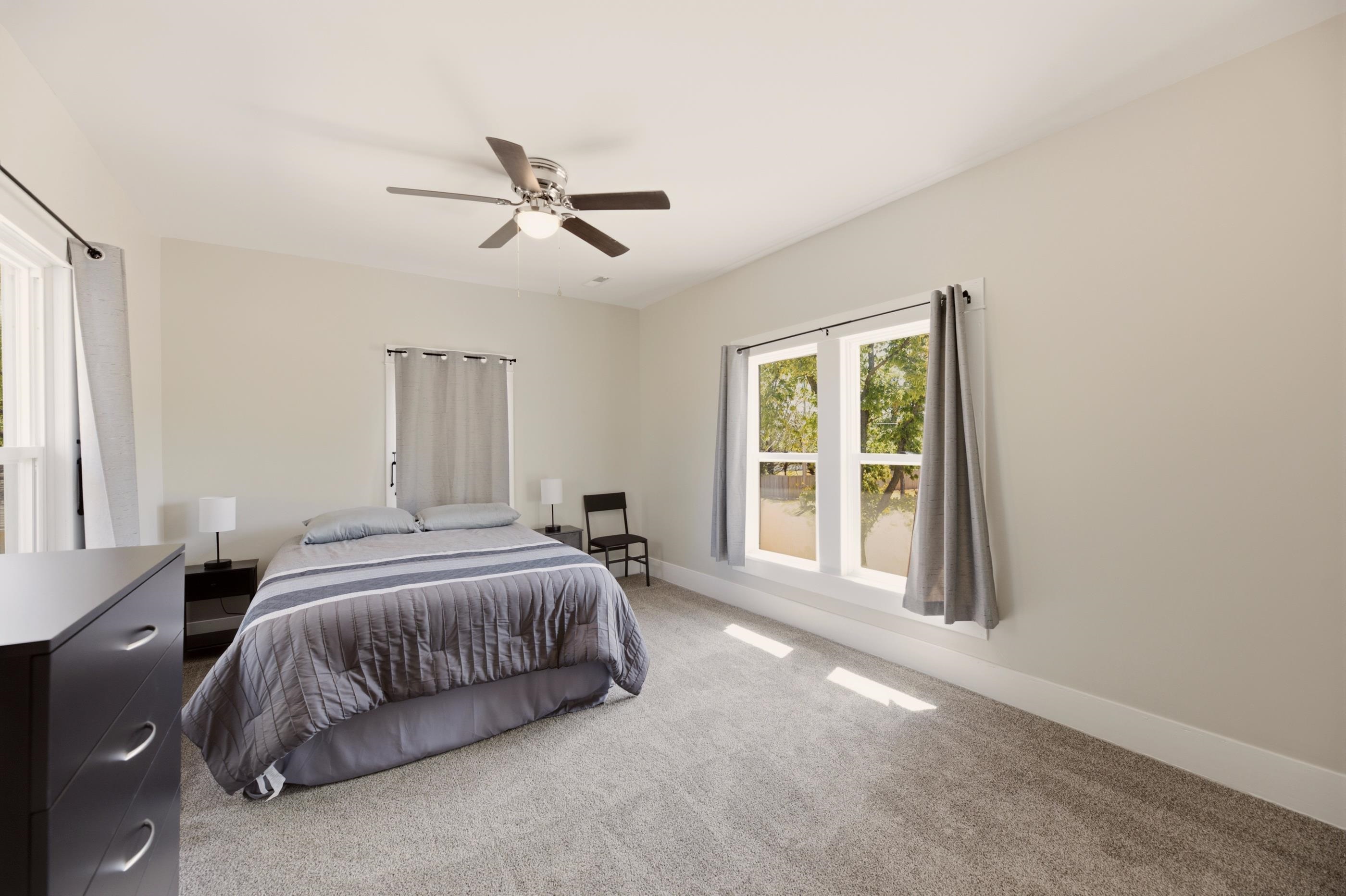402 E Market Property Photo 29