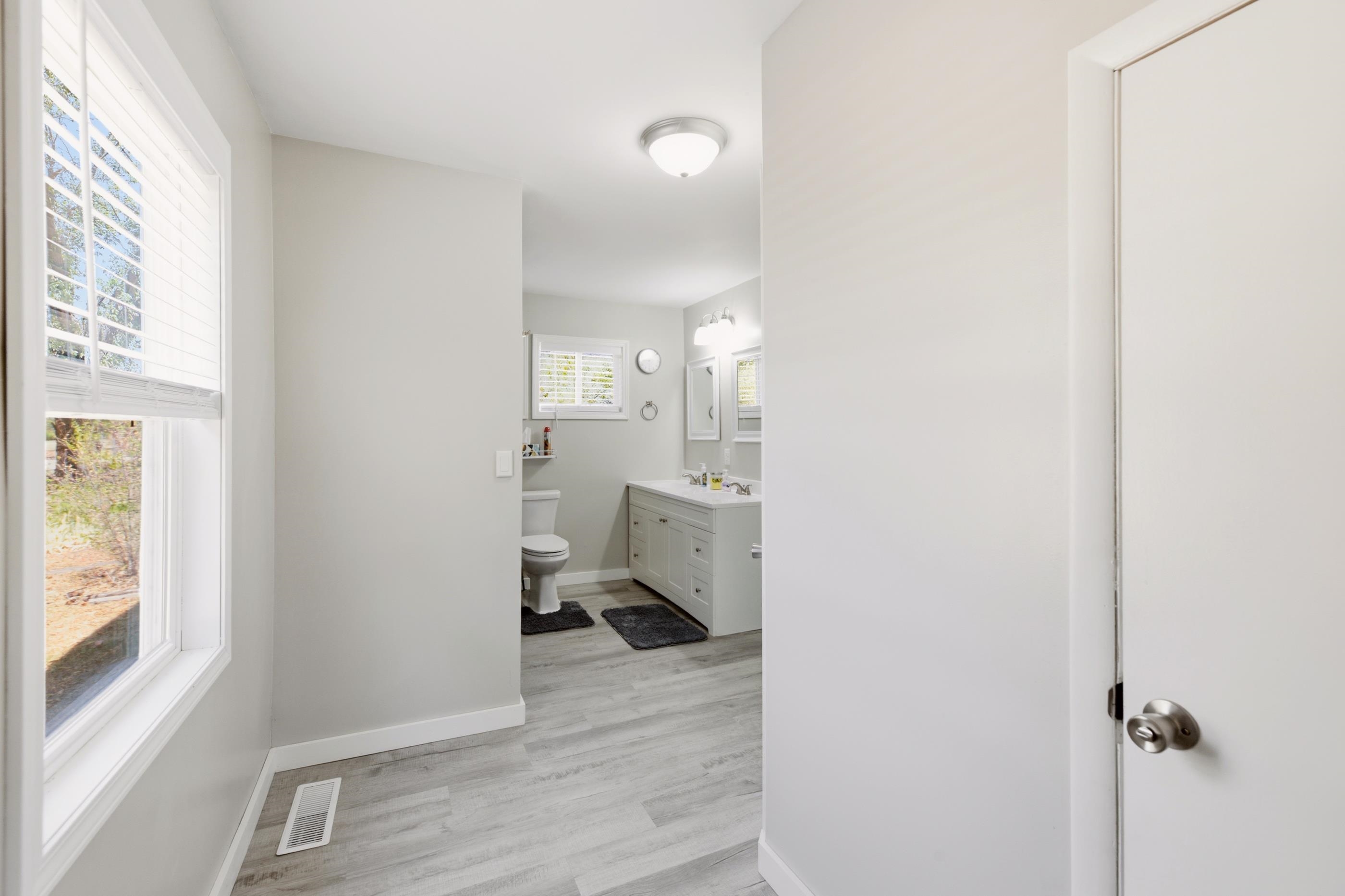 402 E Market Property Photo 33