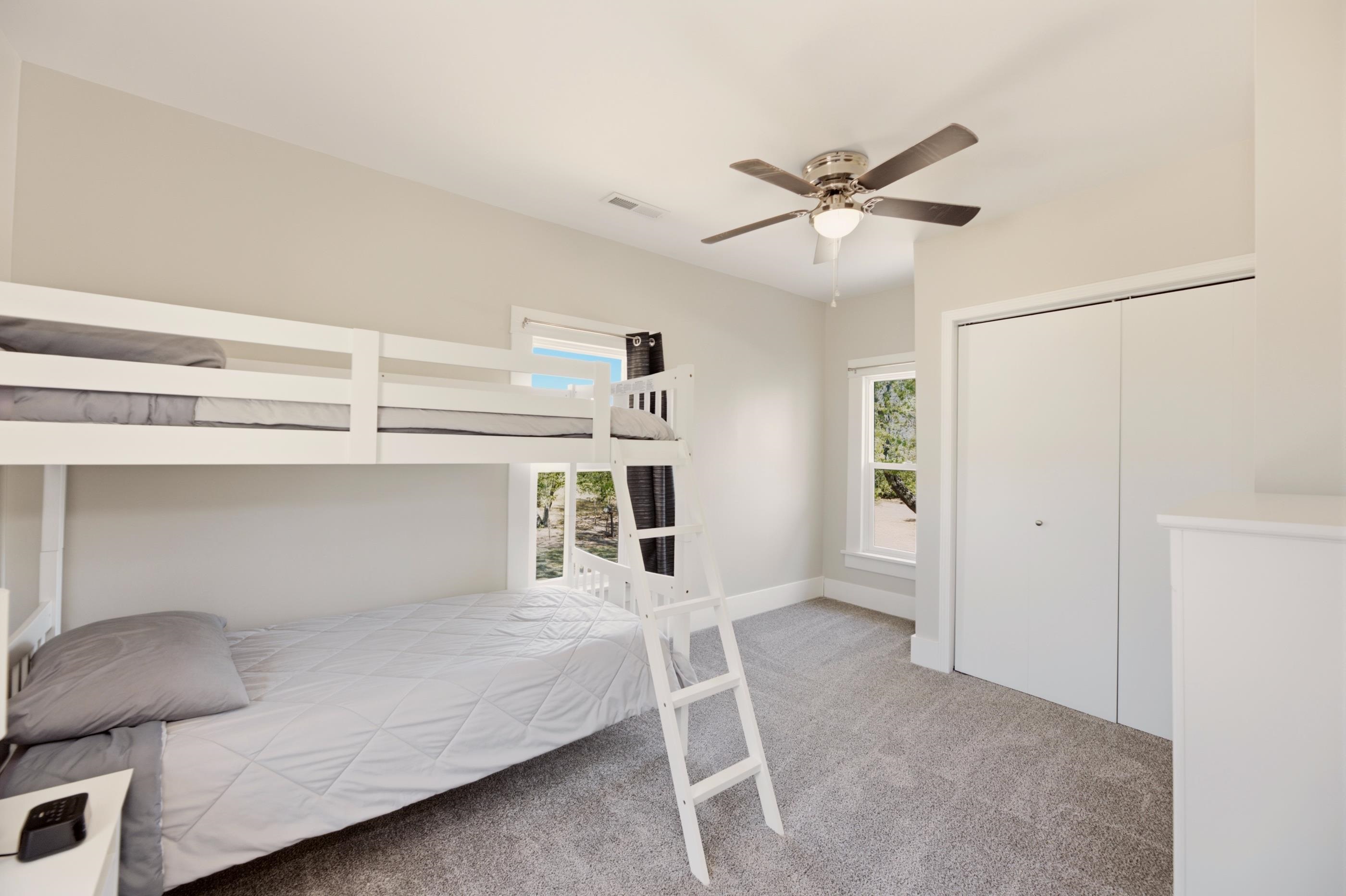 402 E Market Property Photo 35