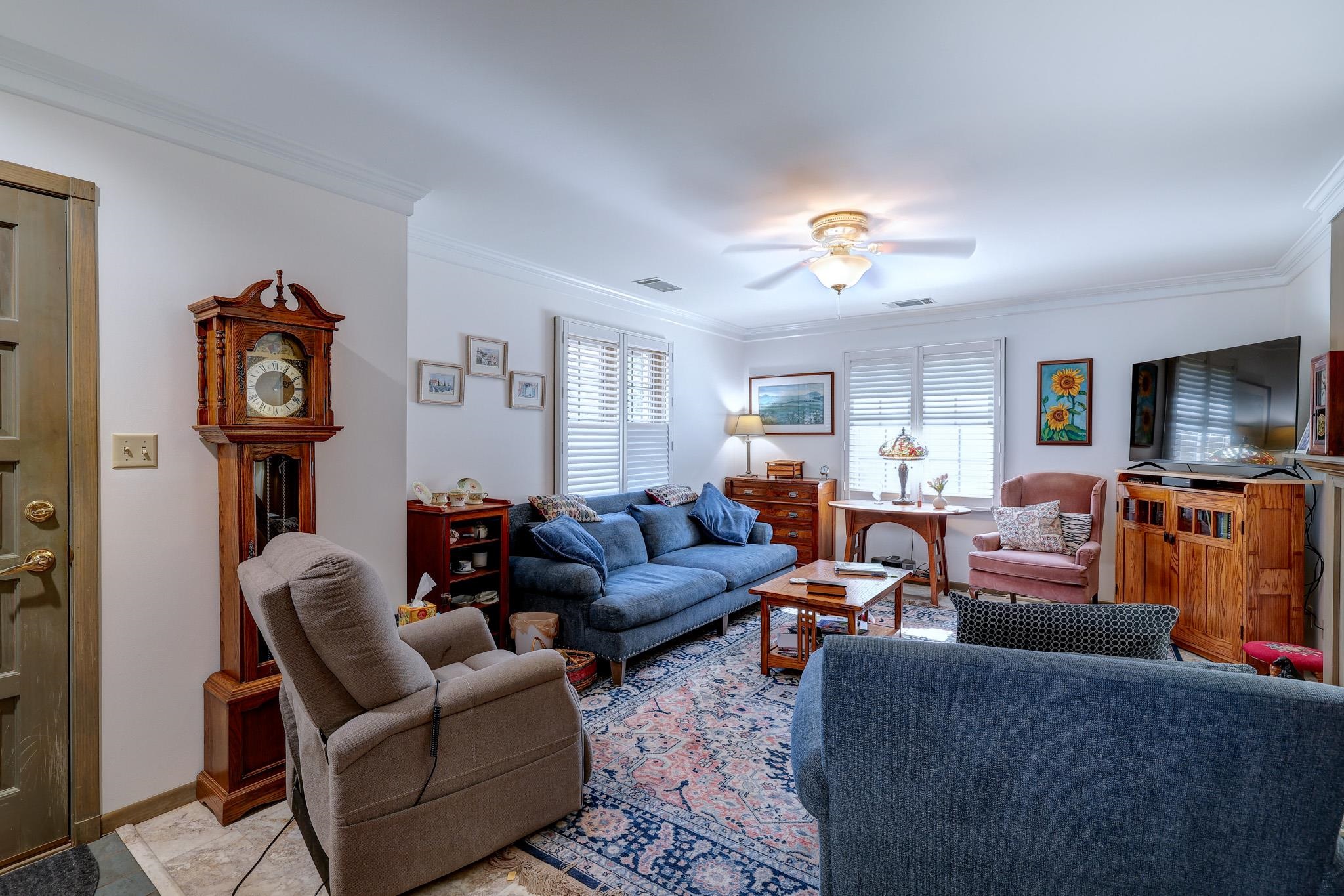 801 Spey Property Photo 4