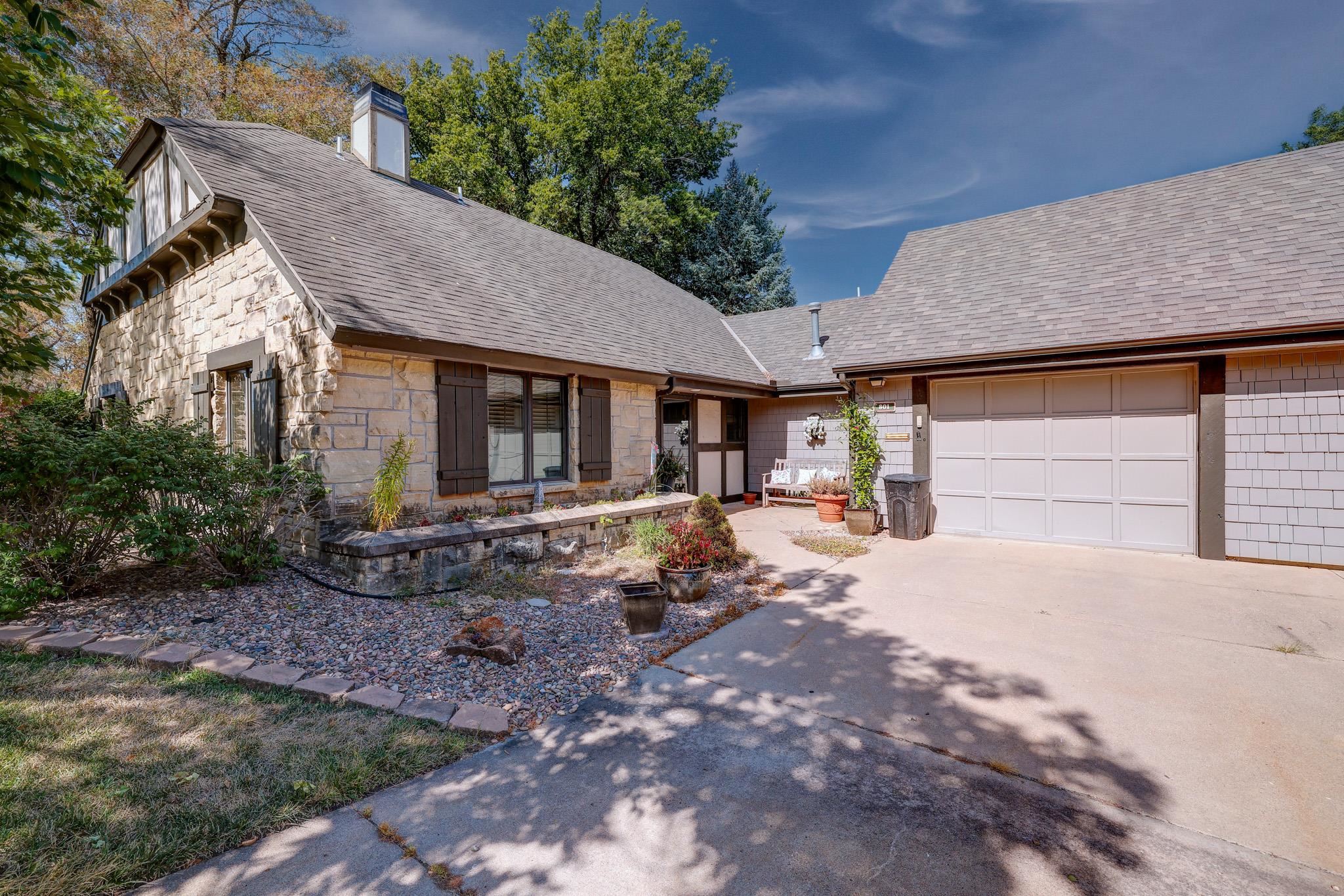 801 Spey Property Photo 28