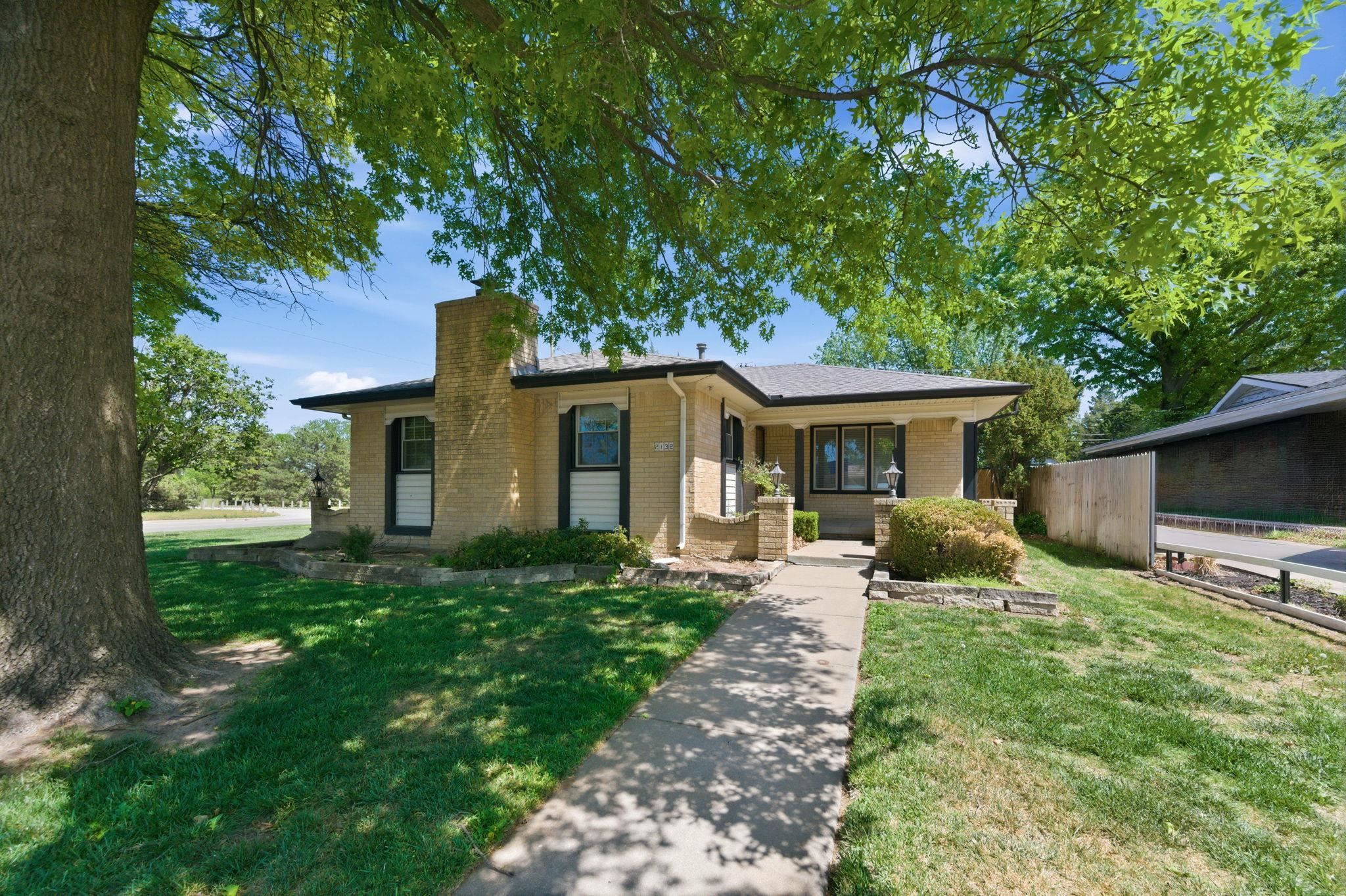 2132 N Mccomas Property Photo 1