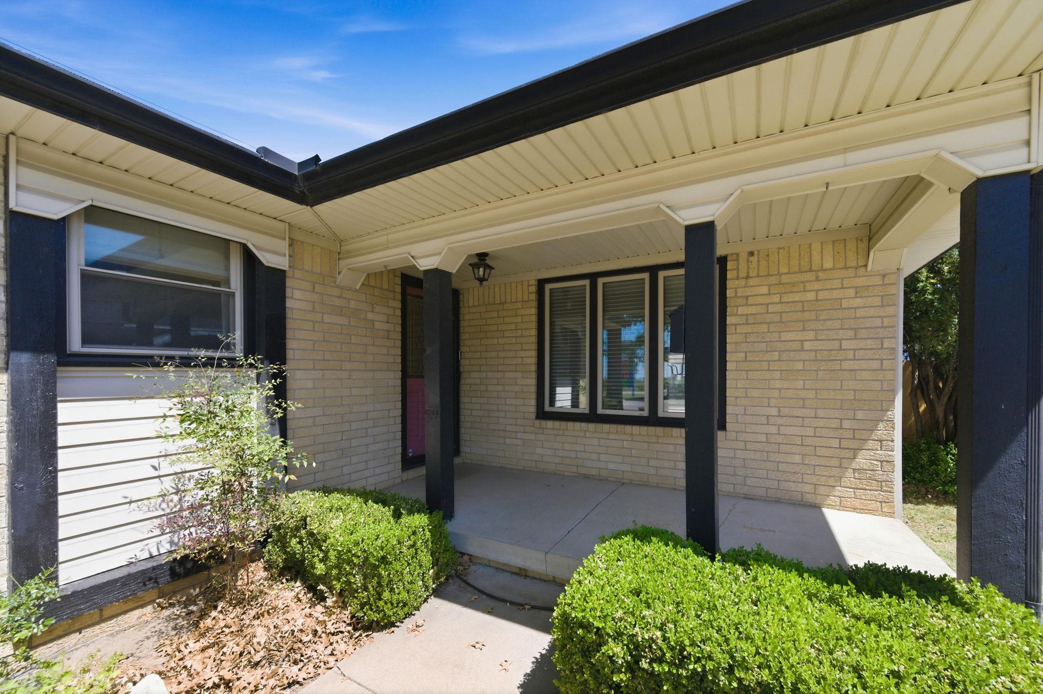 2132 N Mccomas Property Photo 5