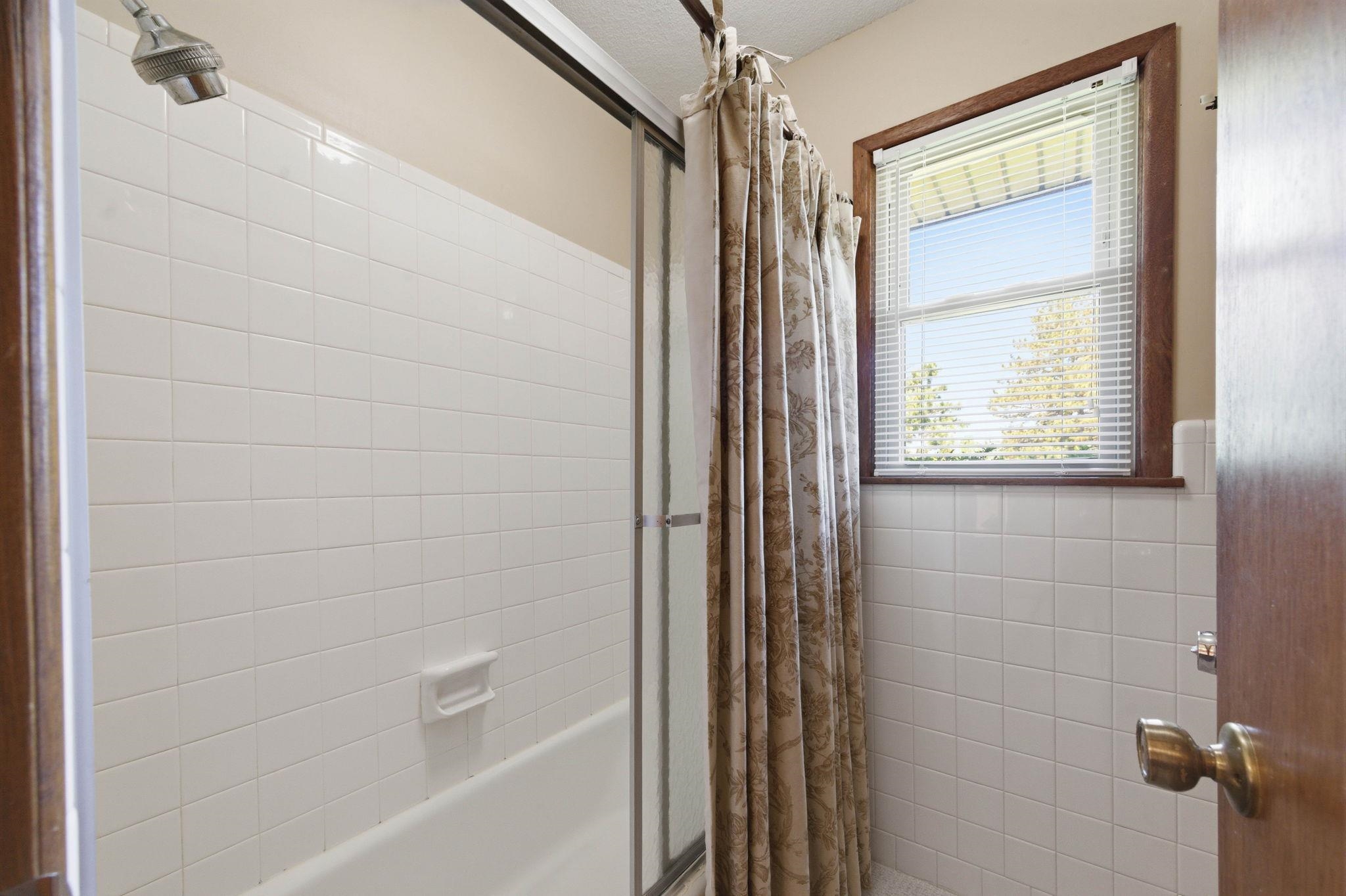 2132 N Mccomas Property Photo 21