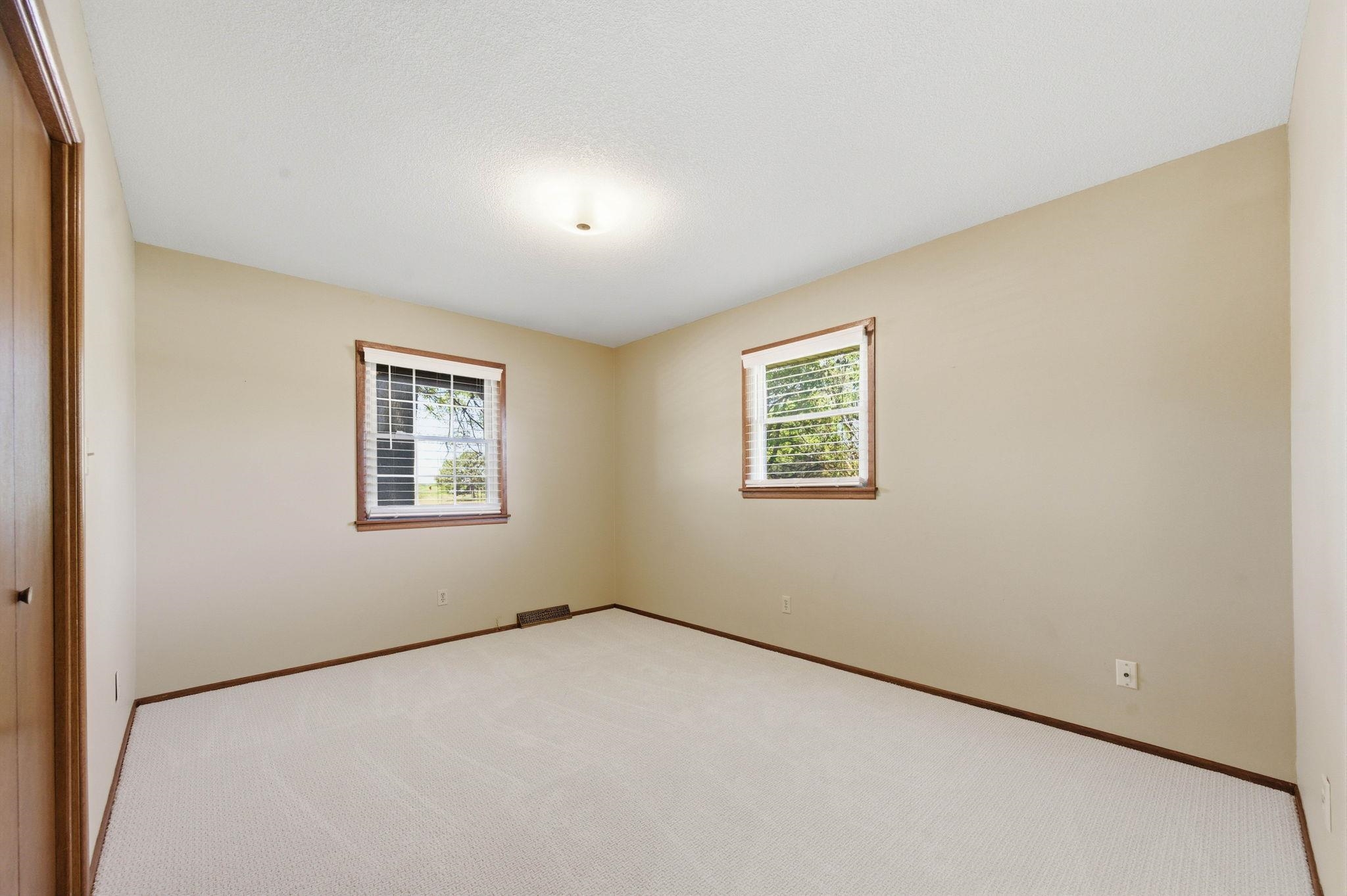 2132 N Mccomas Property Photo 23