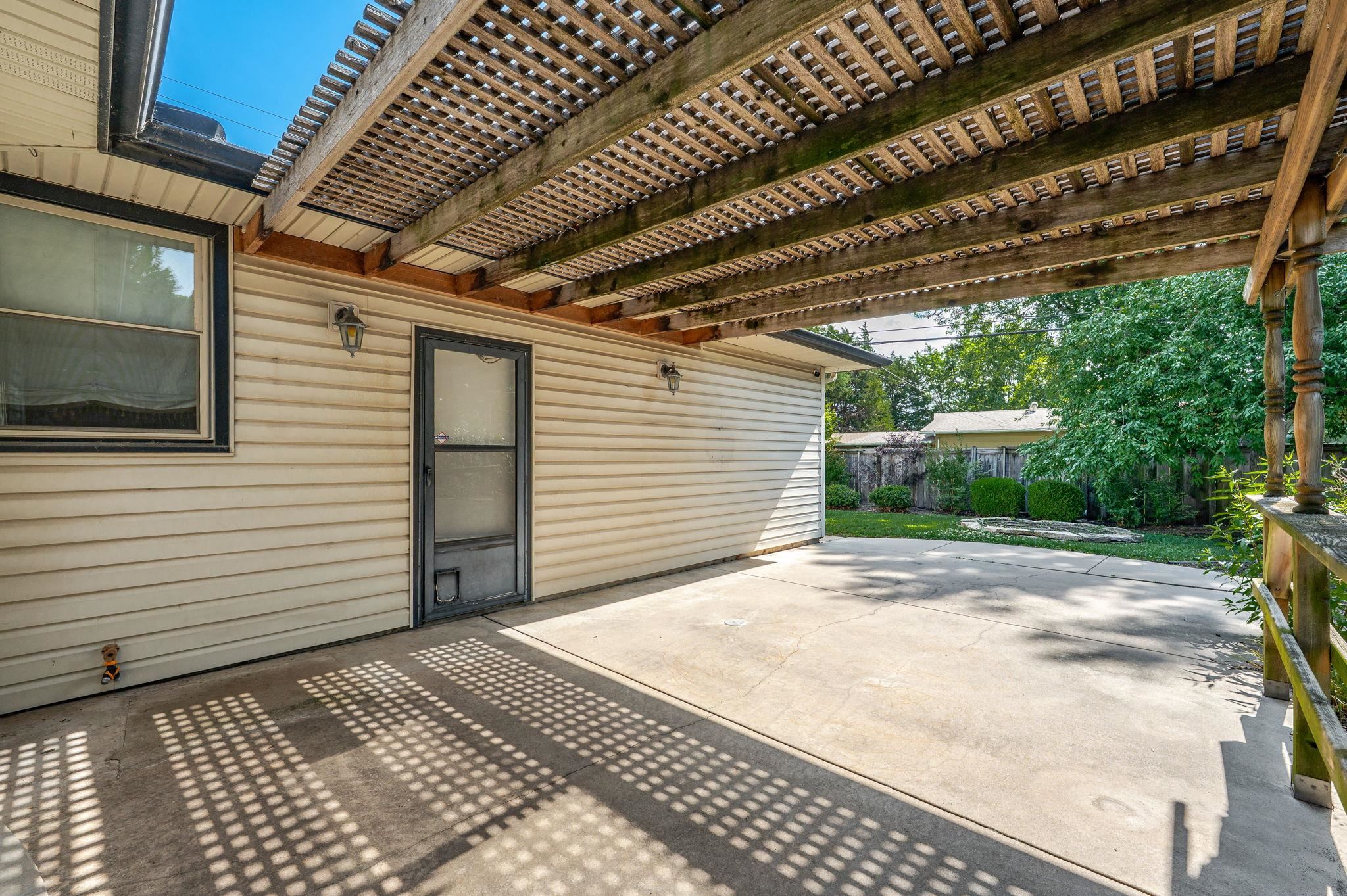 2132 N Mccomas Property Photo 26