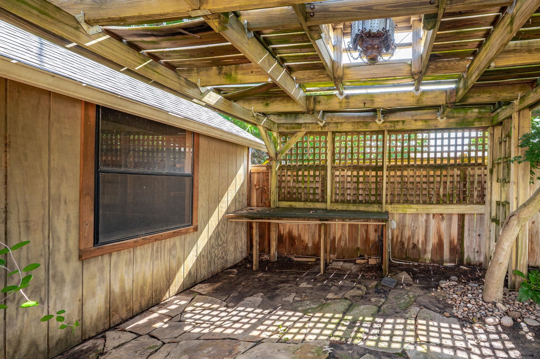 2132 N Mccomas Property Photo 32
