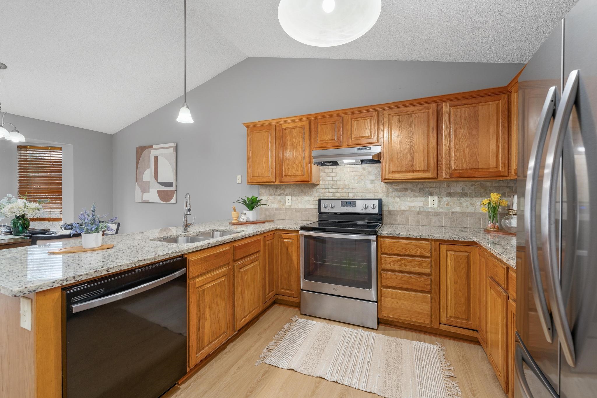 8924 N Ridgewood Property Photo 4