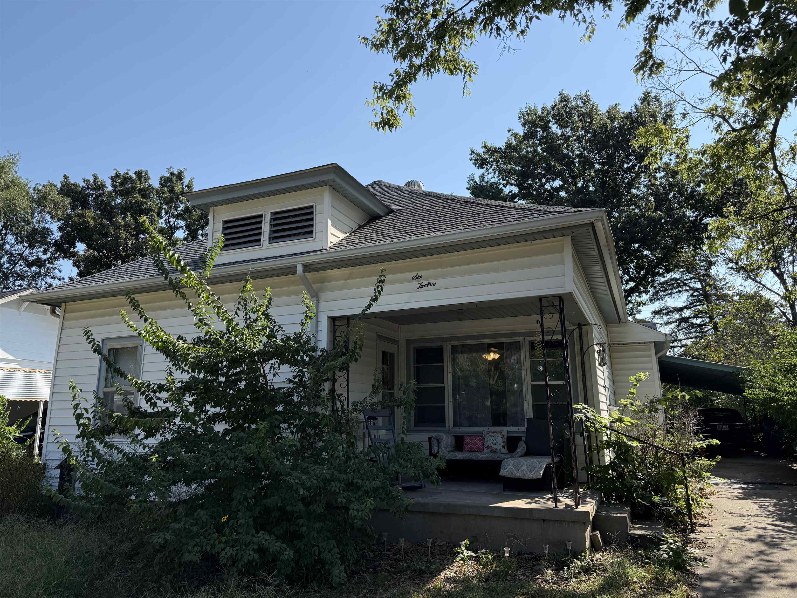 612 N Oak Property Photo 3