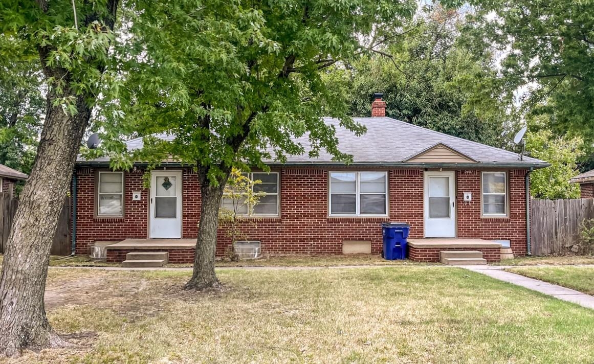2407 & 2409 S Ellis Property Photo 1