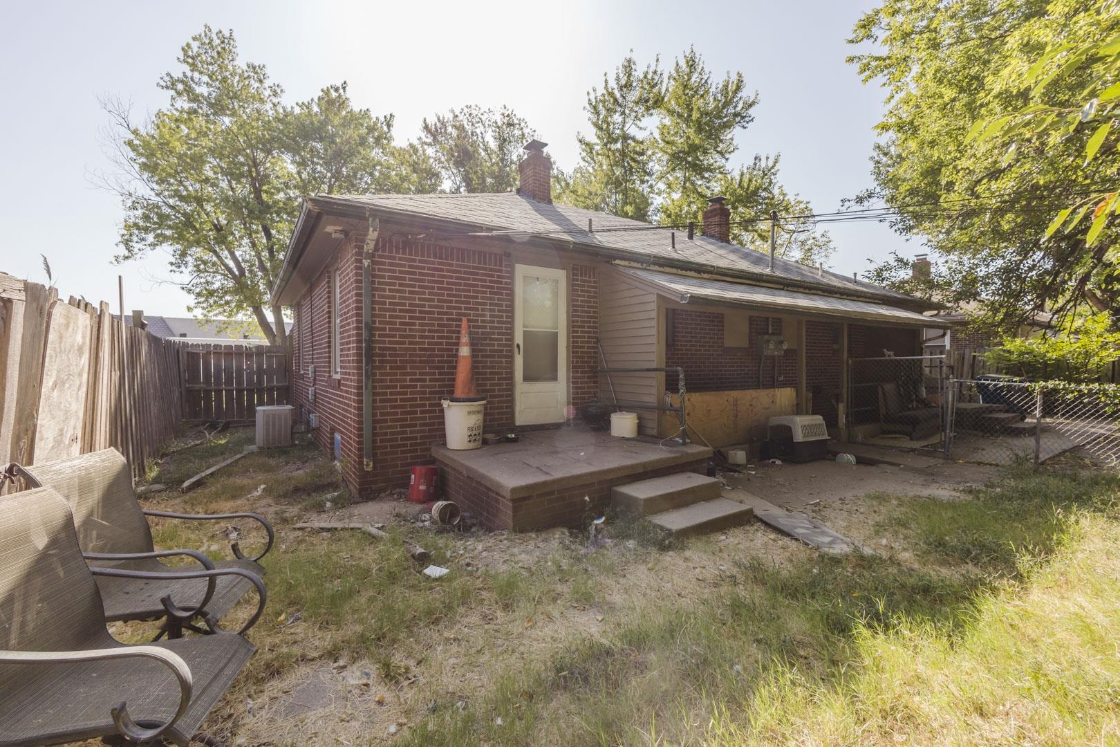 2407 & 2409 S Ellis Property Photo 27