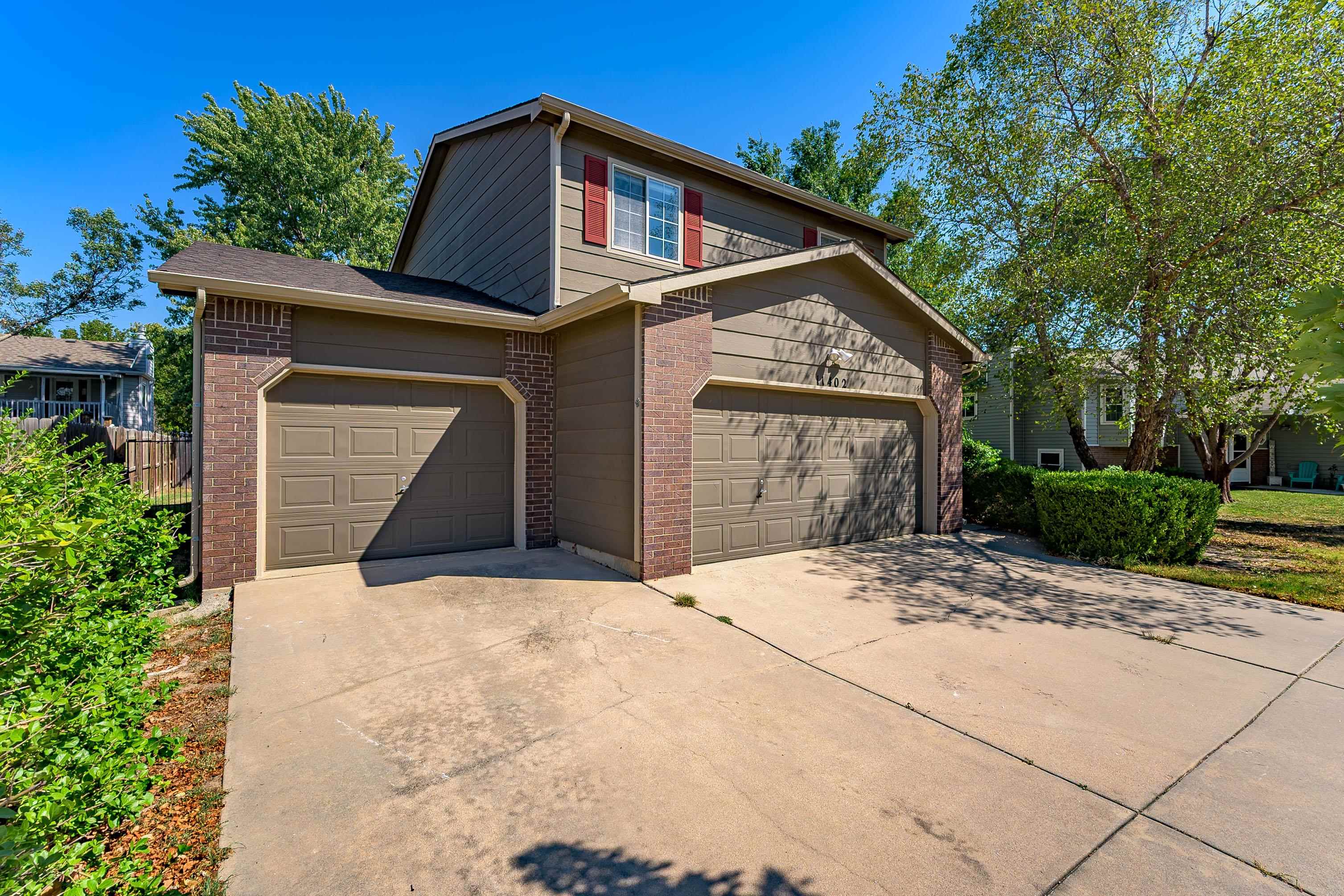 11402 W Lotus St Property Photo 3