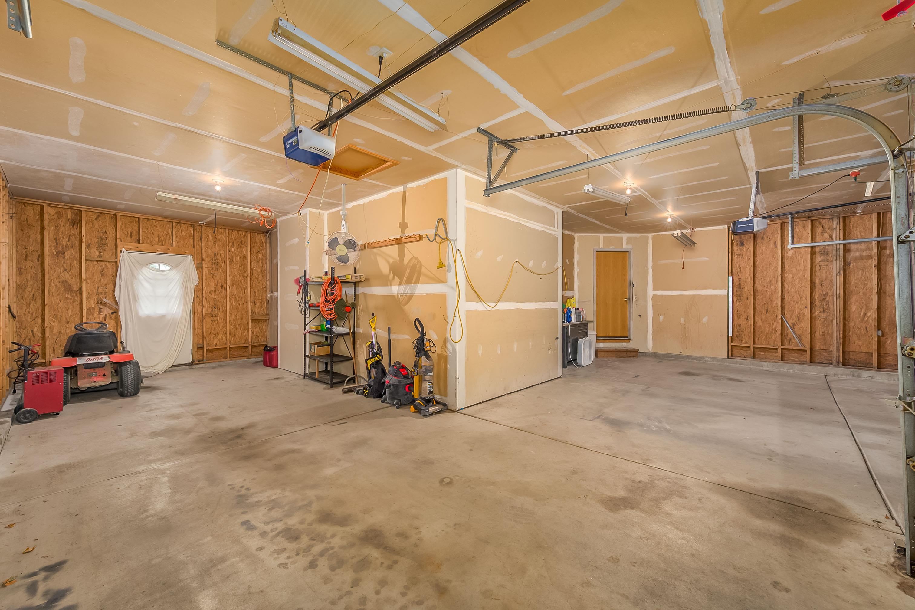 11402 W Lotus St Property Photo 32