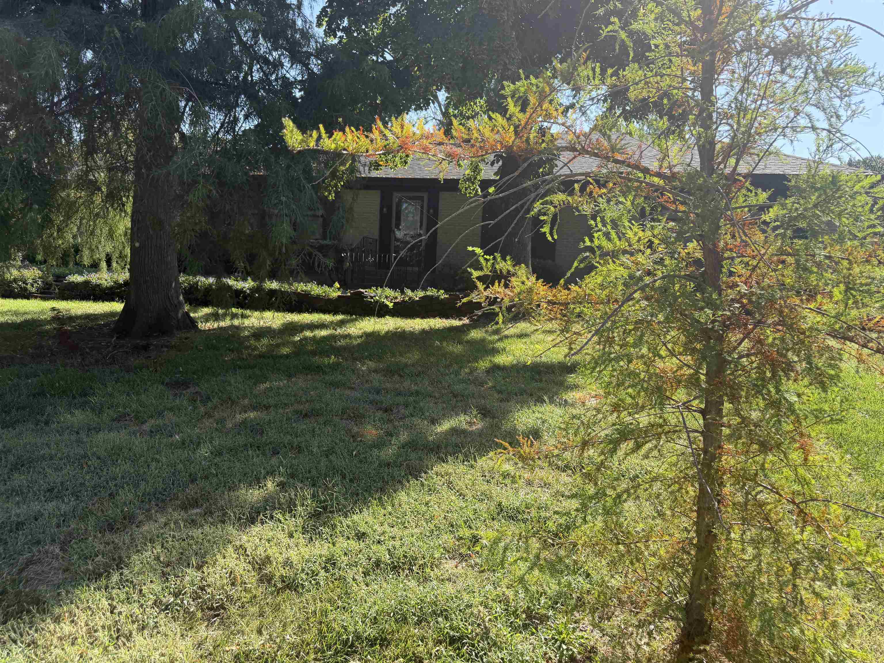 111 East Lake Property Photo 1