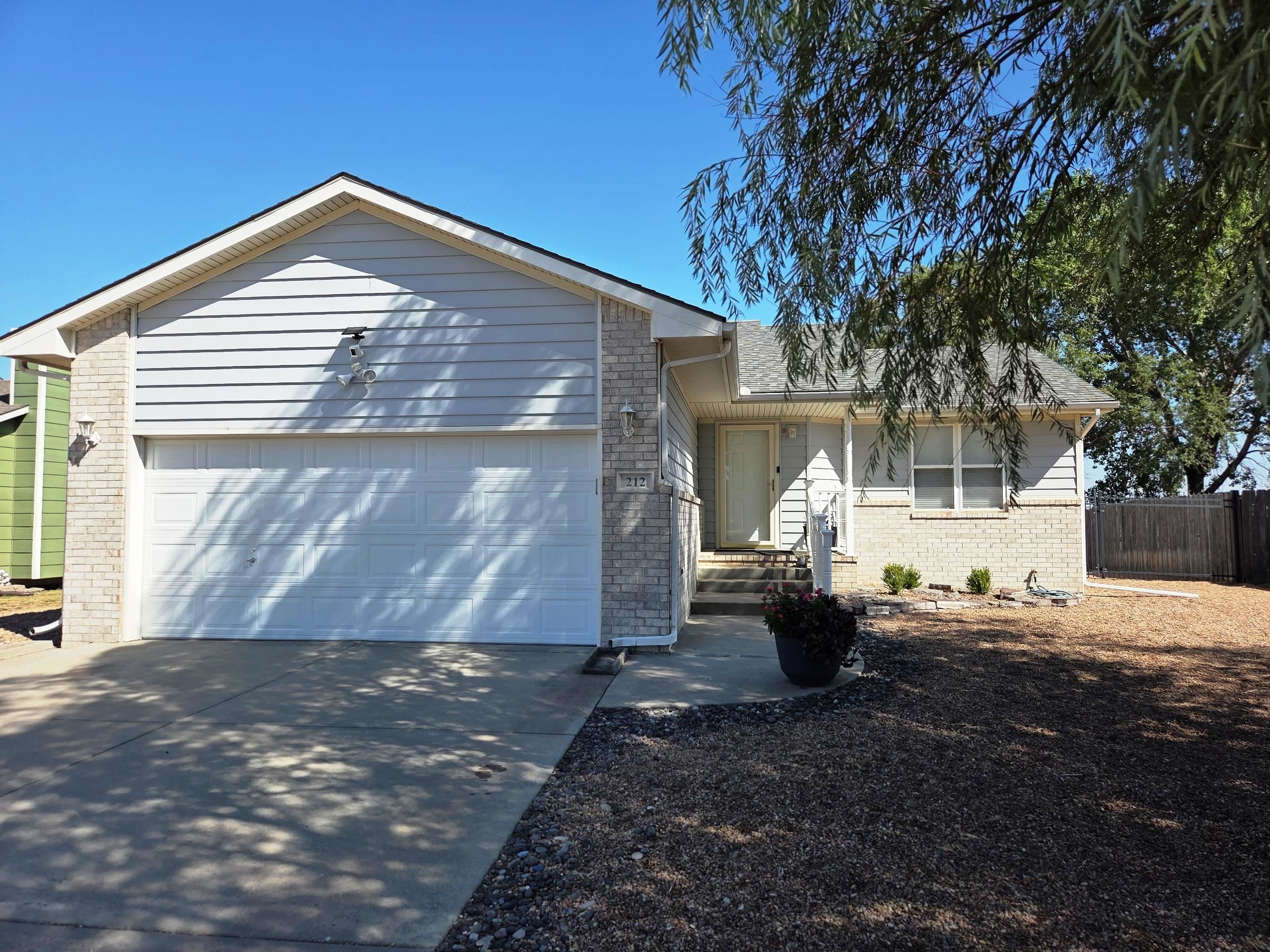 212 Sheffield Property Photo 1