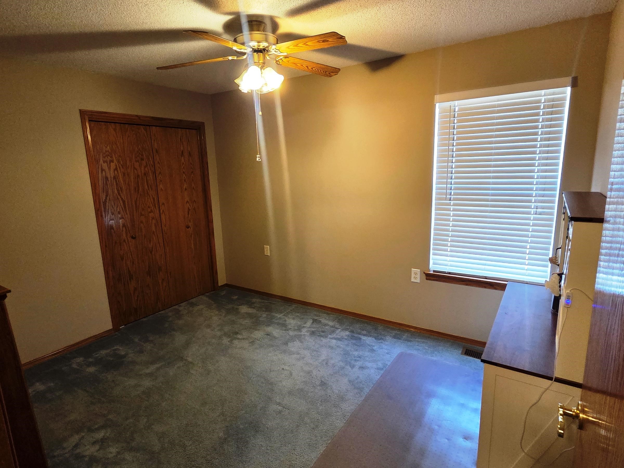 212 Sheffield Property Photo 12