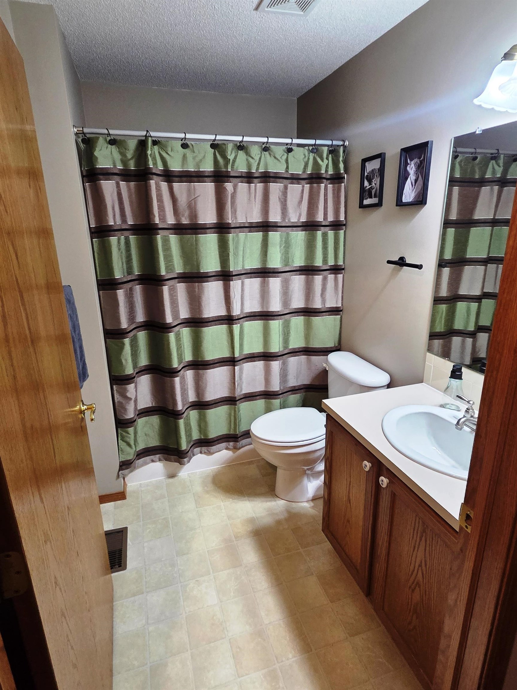 212 Sheffield Property Photo 13