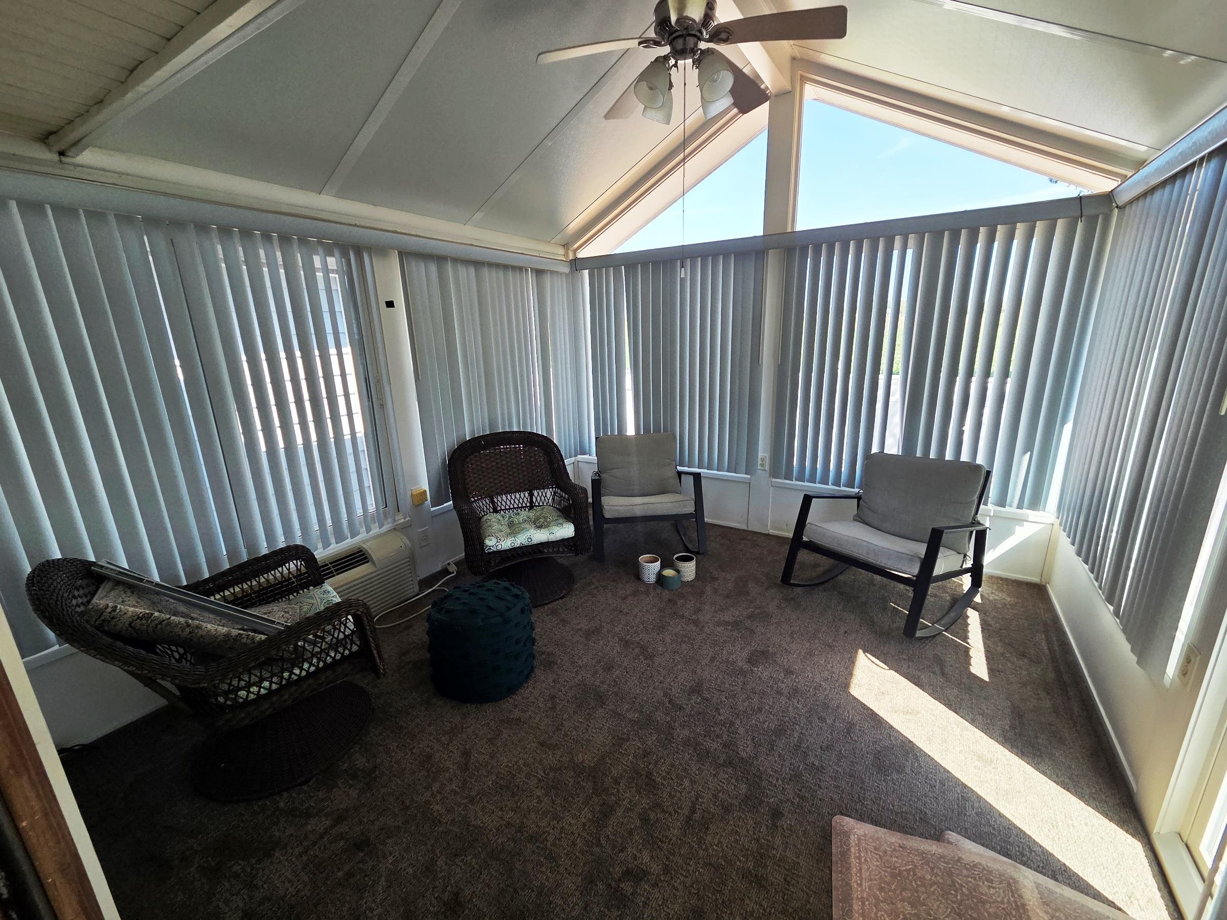 212 Sheffield Property Photo 15
