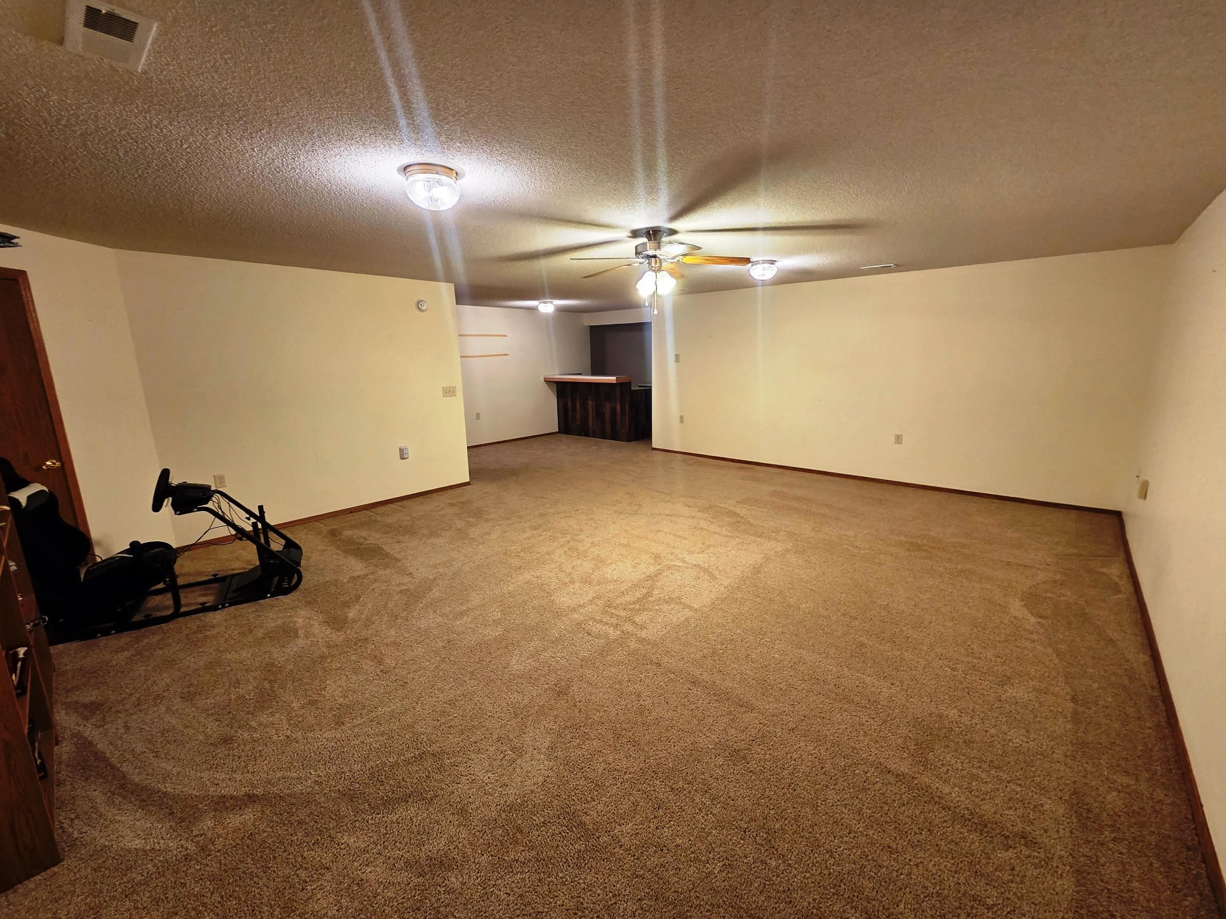 212 Sheffield Property Photo 16