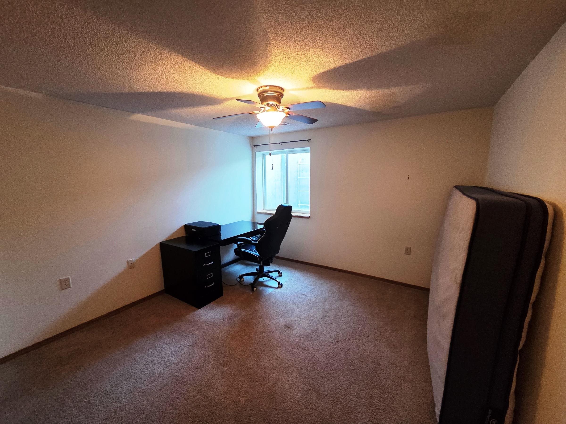 212 Sheffield Property Photo 18