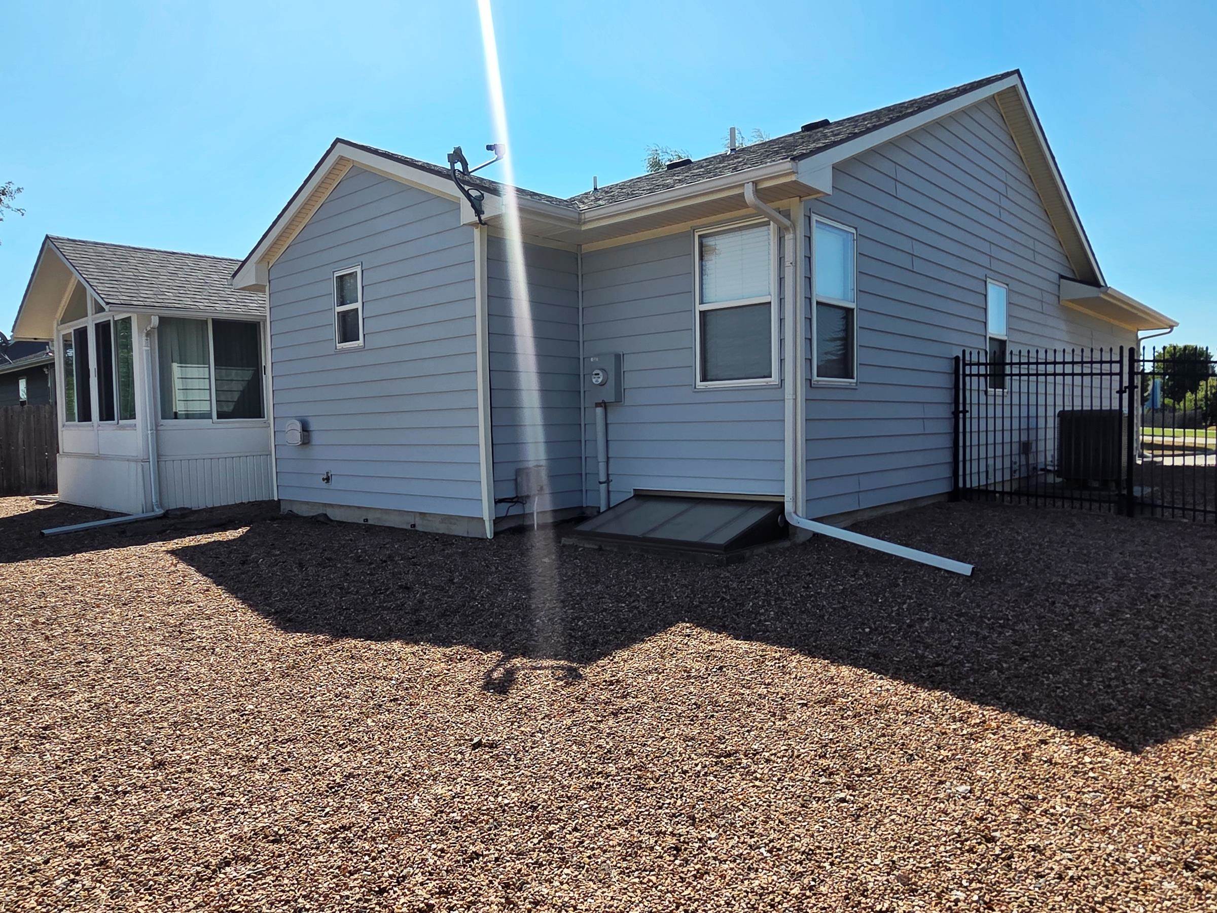 212 Sheffield Property Photo 22