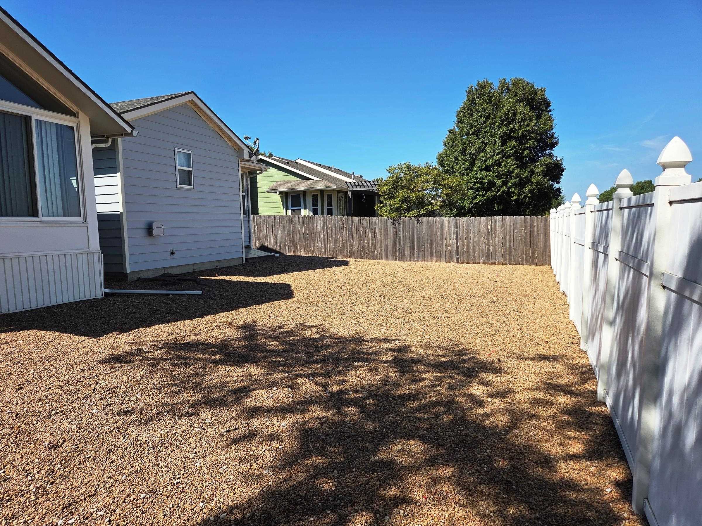 212 Sheffield Property Photo 23