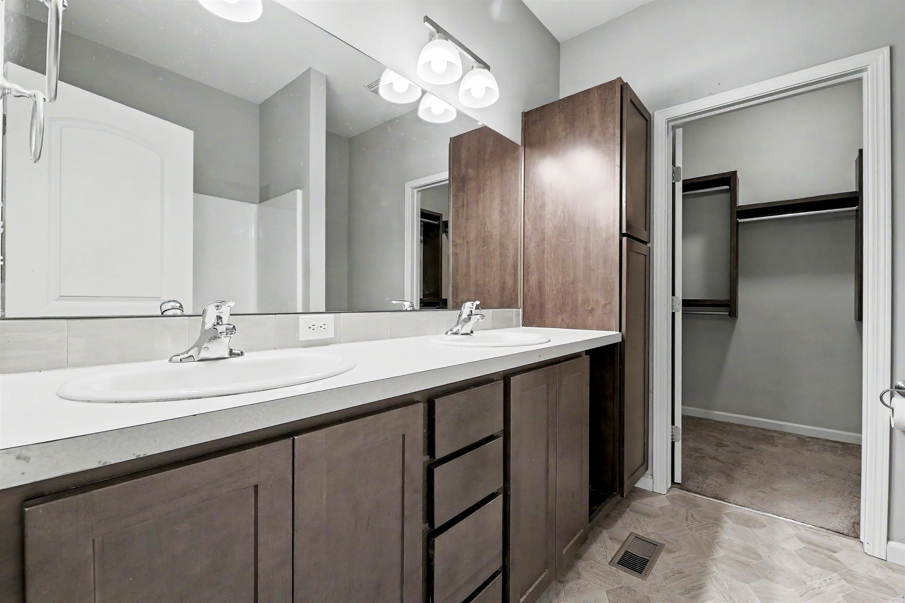 1229 S Ward Property Photo 14