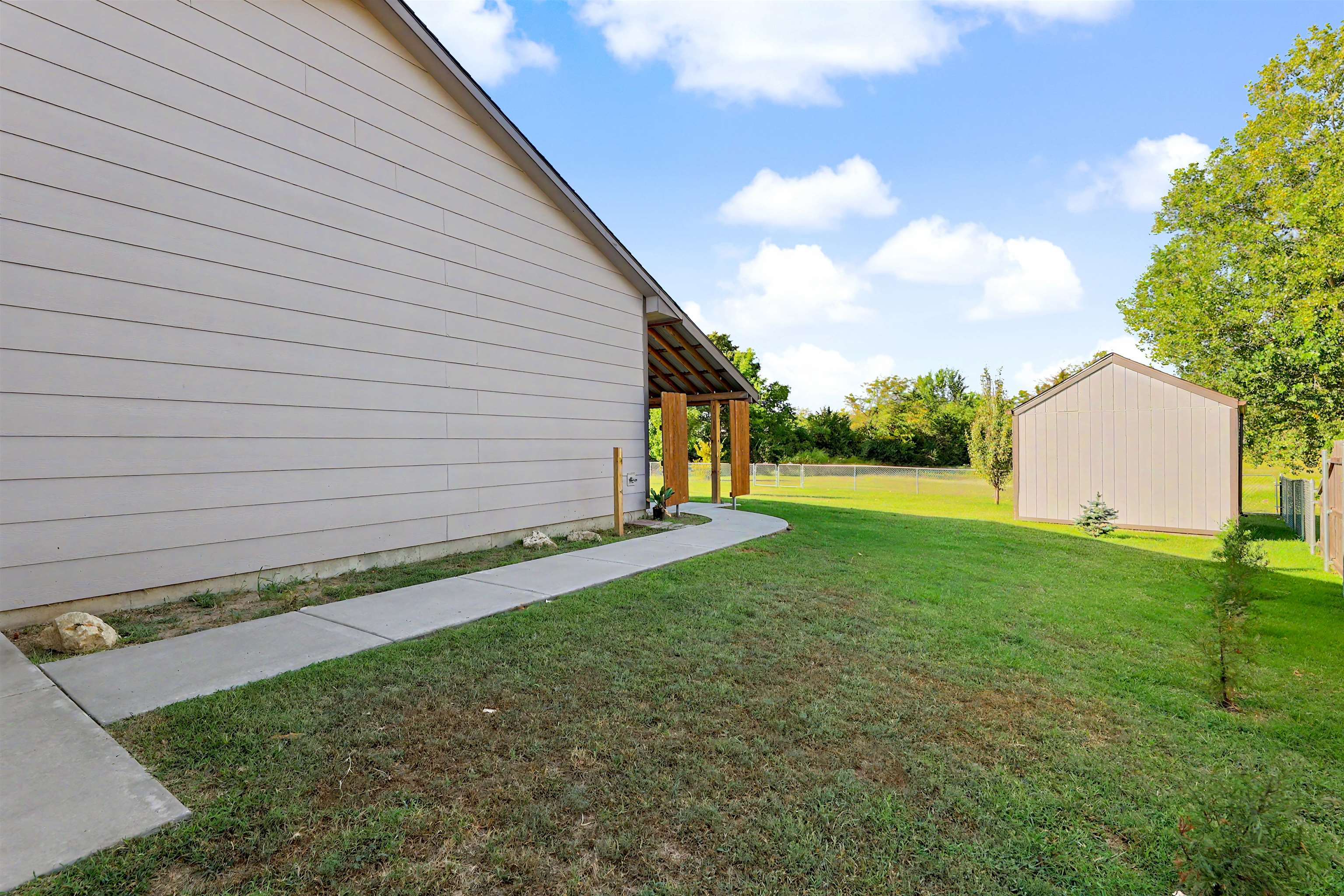 1229 S Ward Property Photo 23