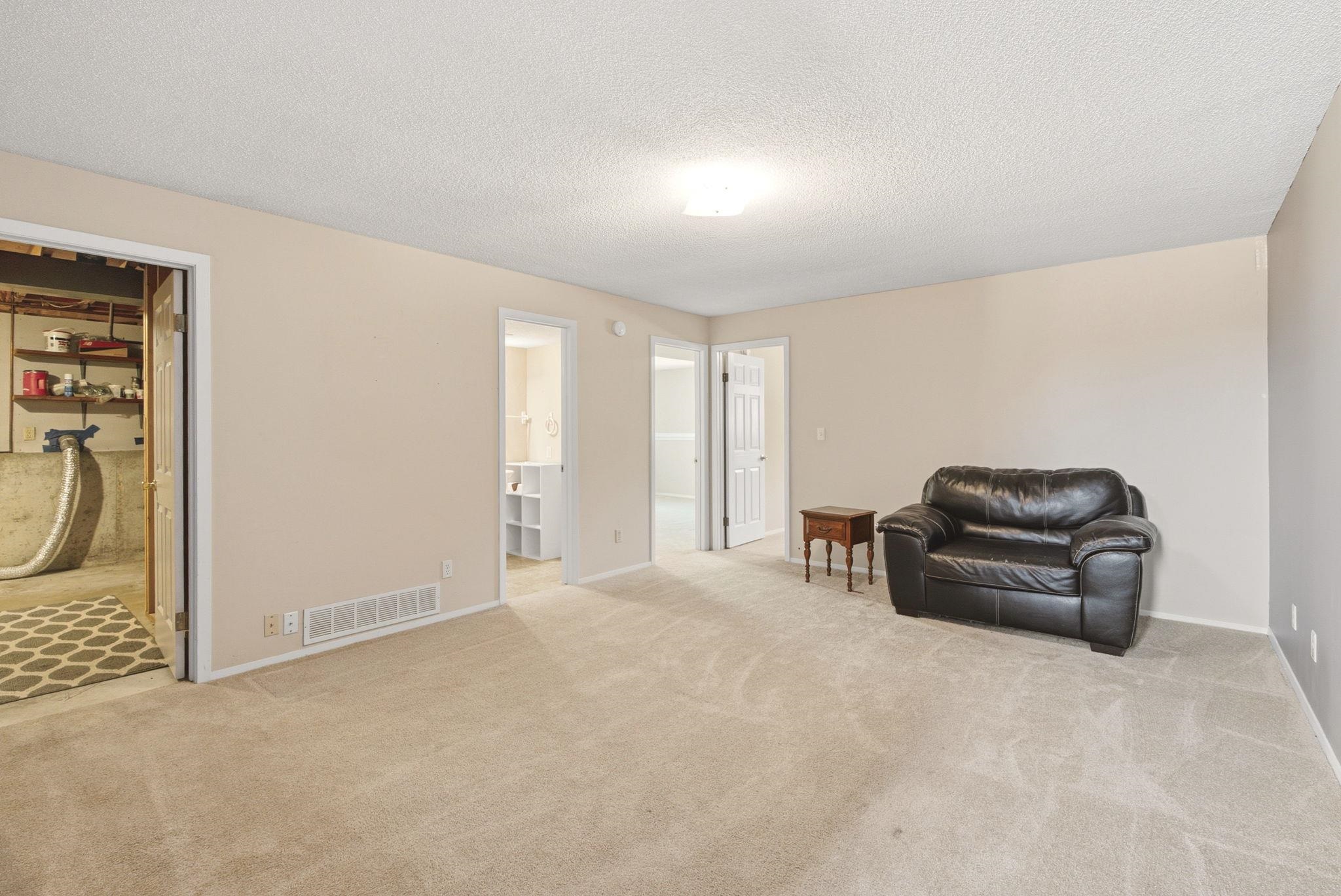 105 N Osage Rd Property Photo 17