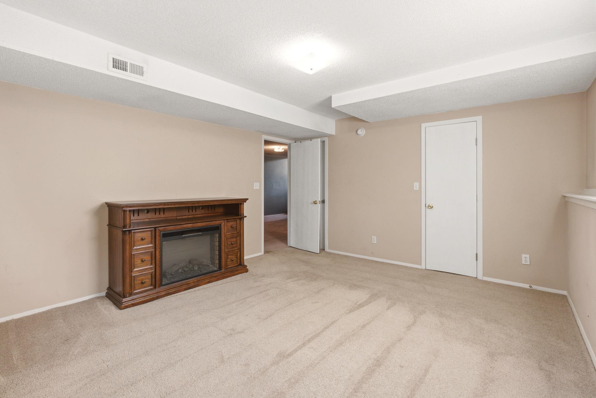 105 N Osage Rd Property Photo 19