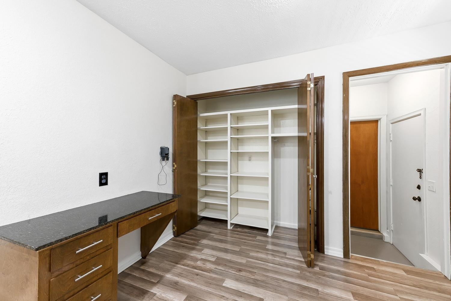 2188 S Glendale St Property Photo 11