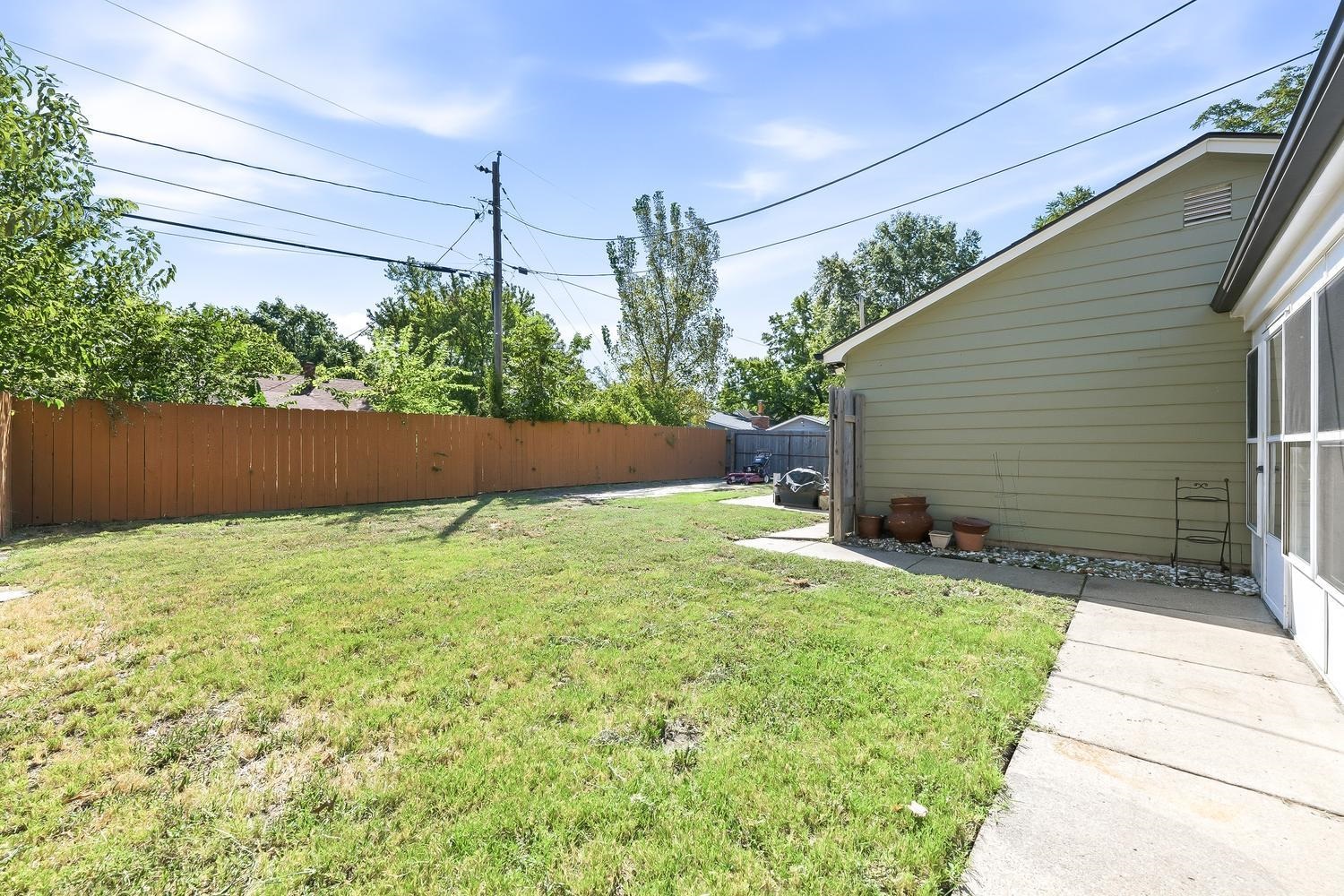 2188 S Glendale St Property Photo 32
