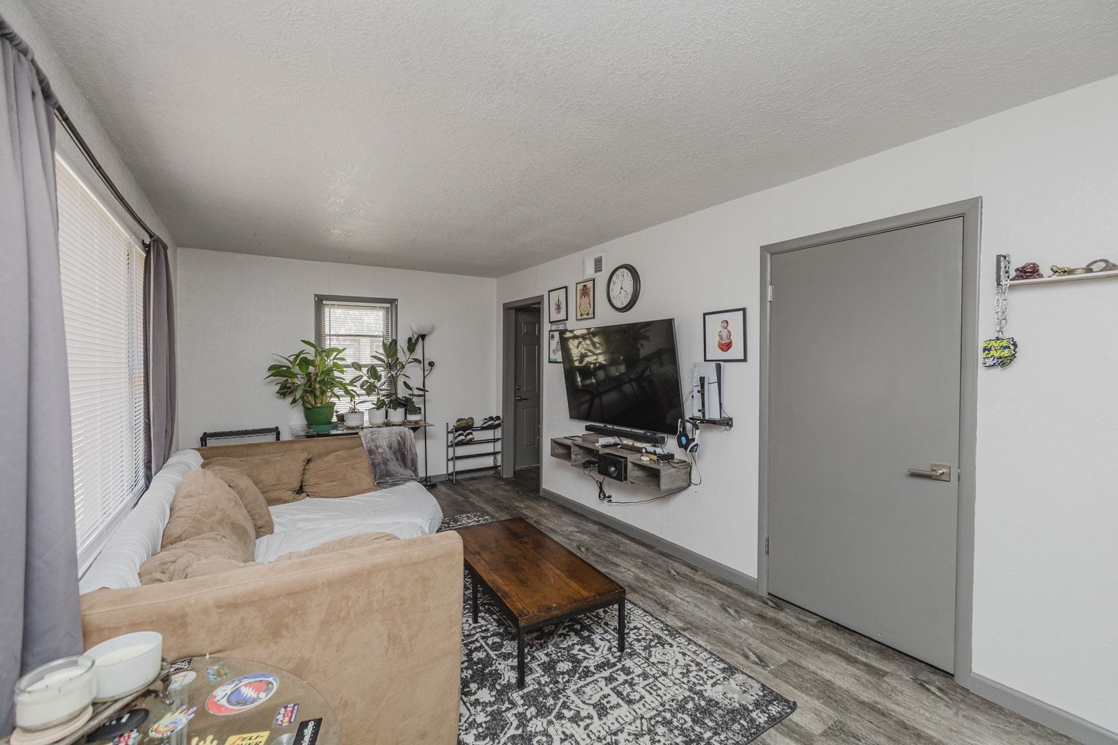 3123 W Kay Property Photo 4