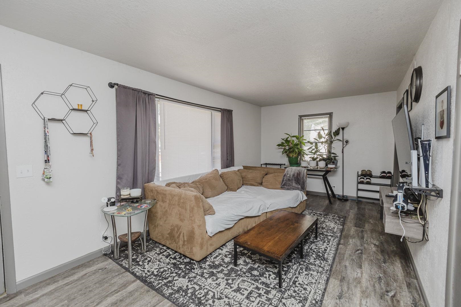 3123 W Kay Property Photo 5