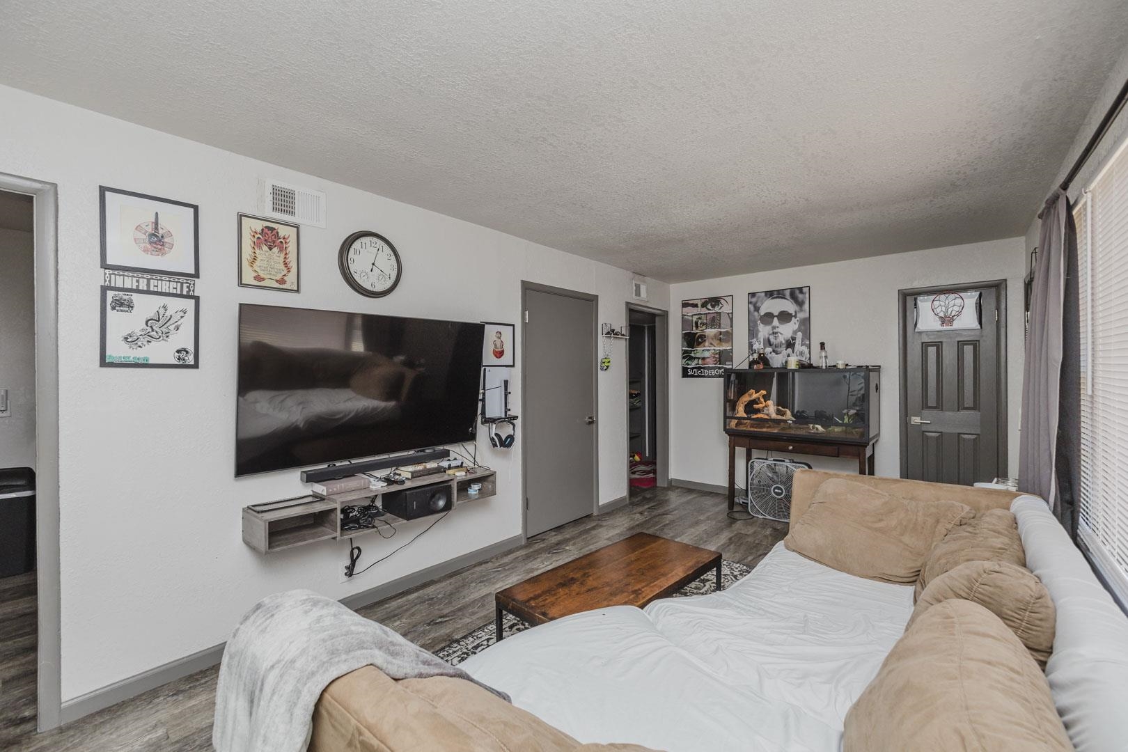 3123 W Kay Property Photo 7