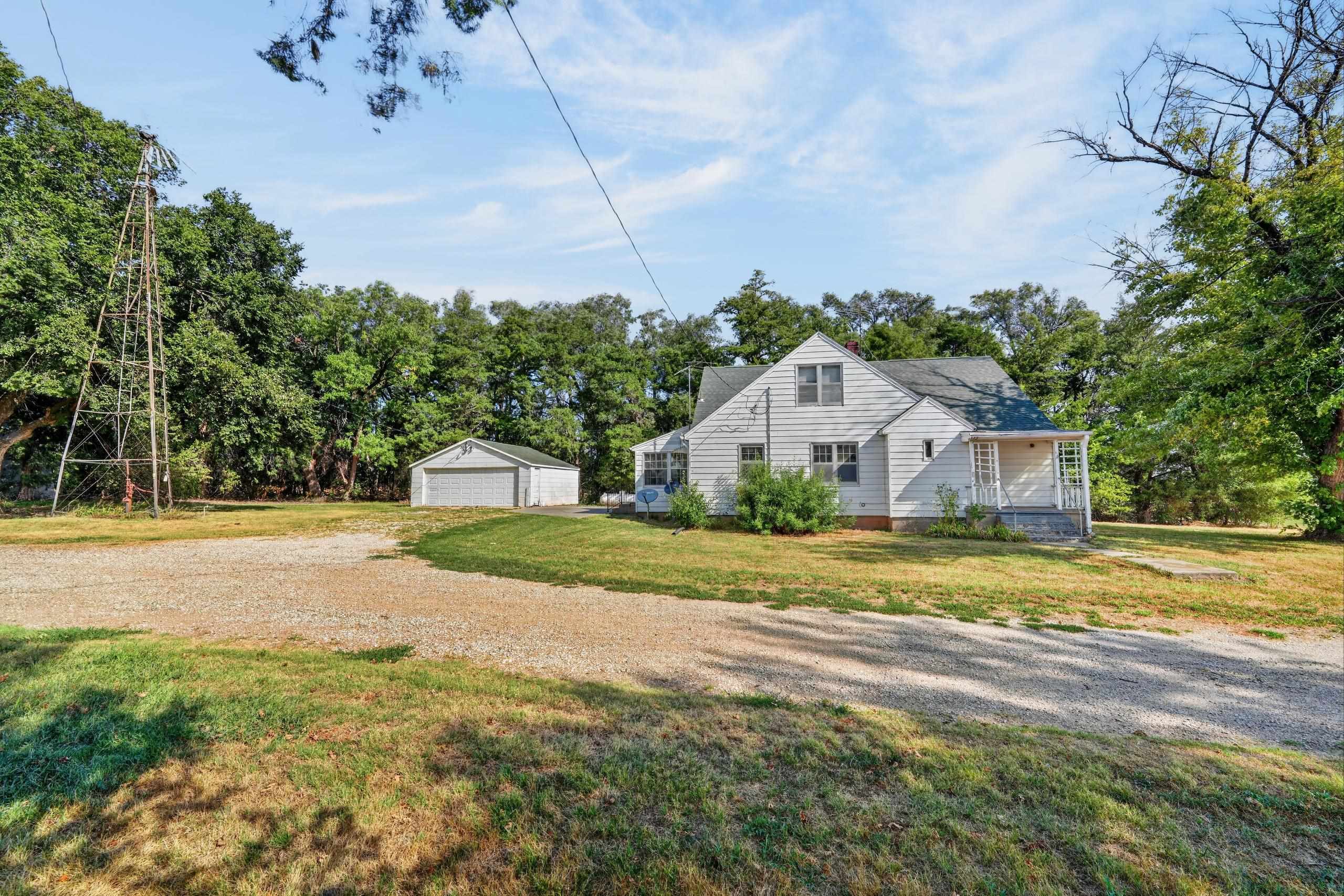 1145 State Road 14 Property Photo 2