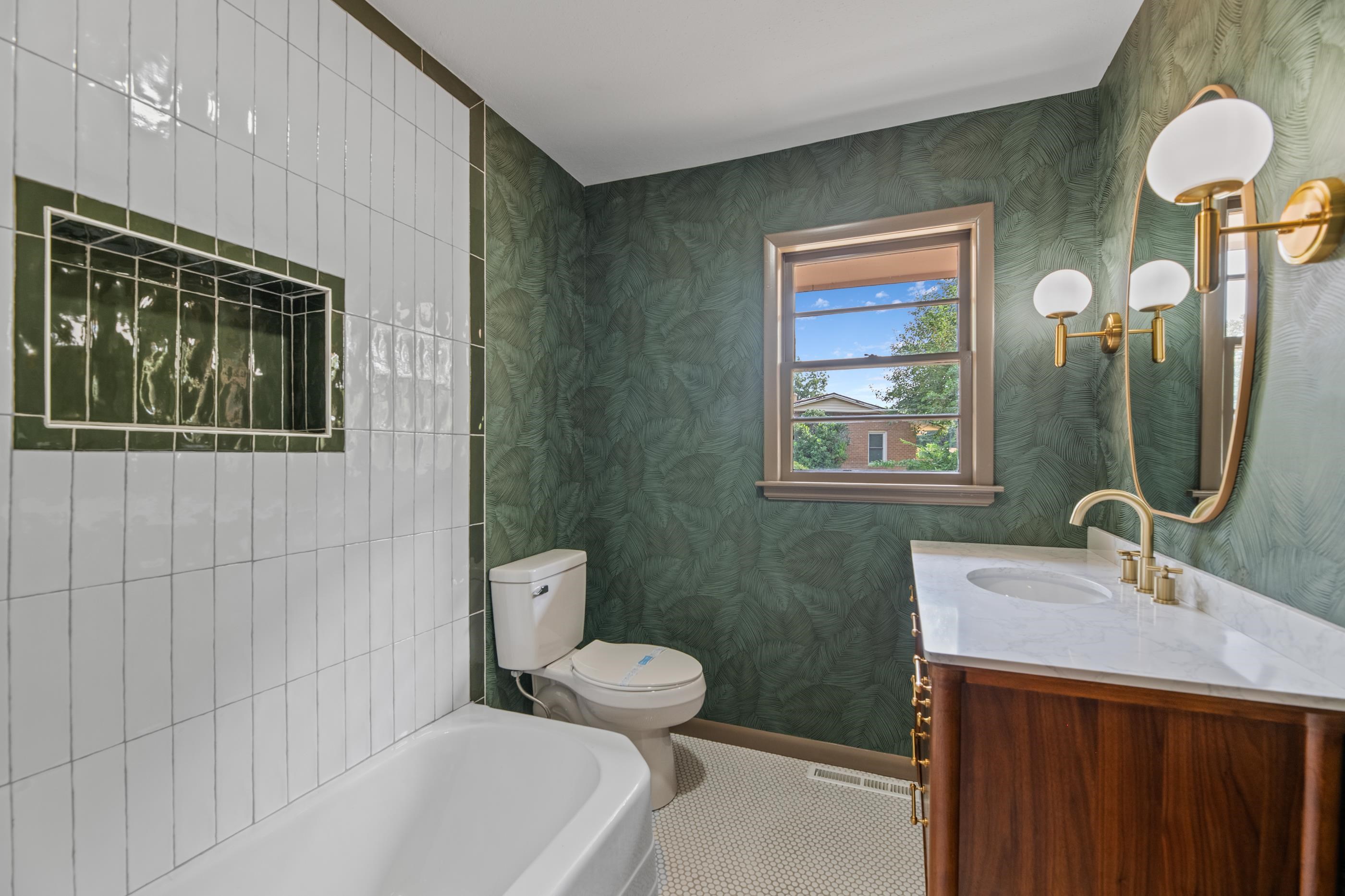 2840 N Halstead St Property Photo 24