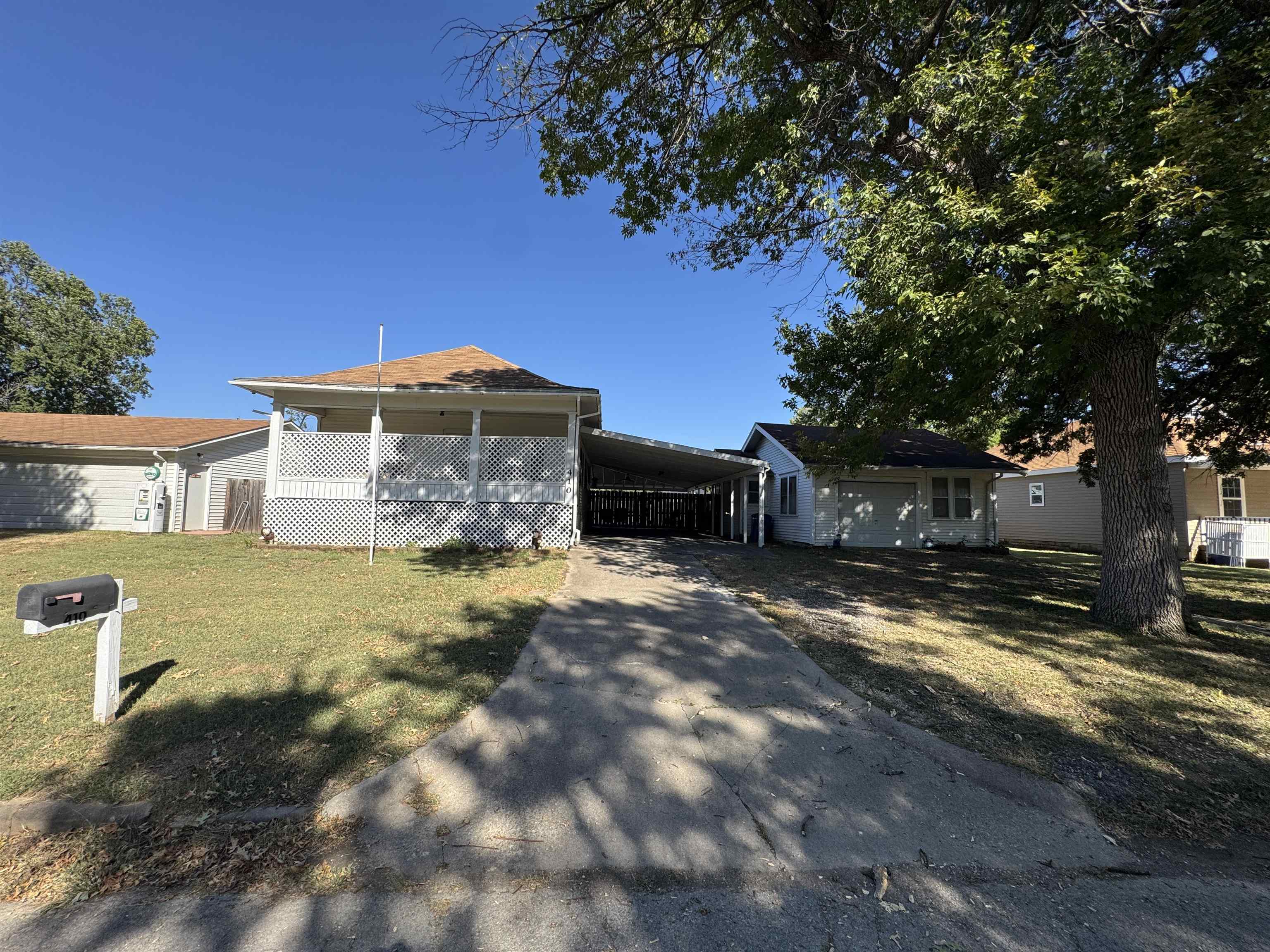 410 N Sycamore Property Photo 1