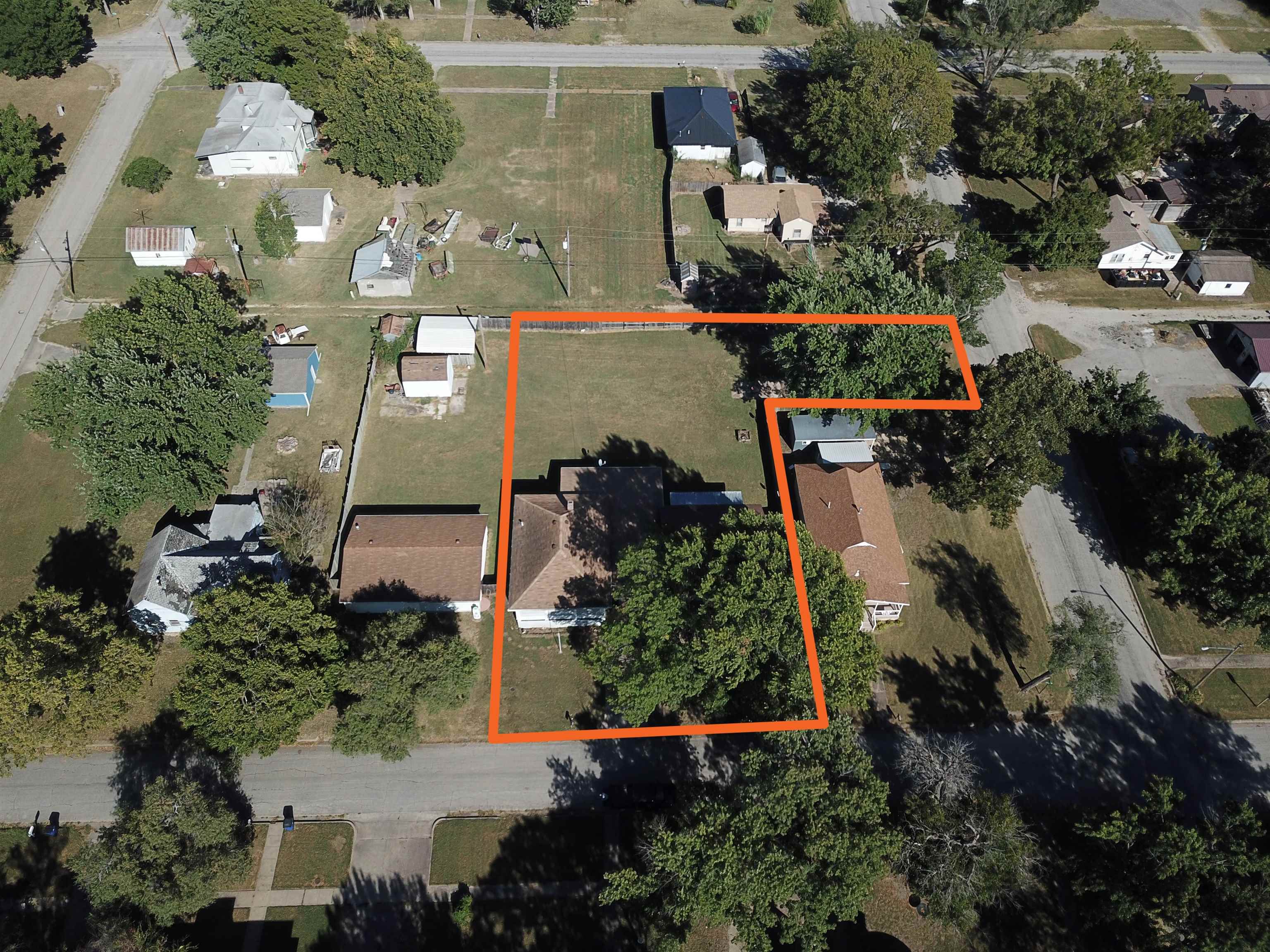 410 N Sycamore Property Photo 2