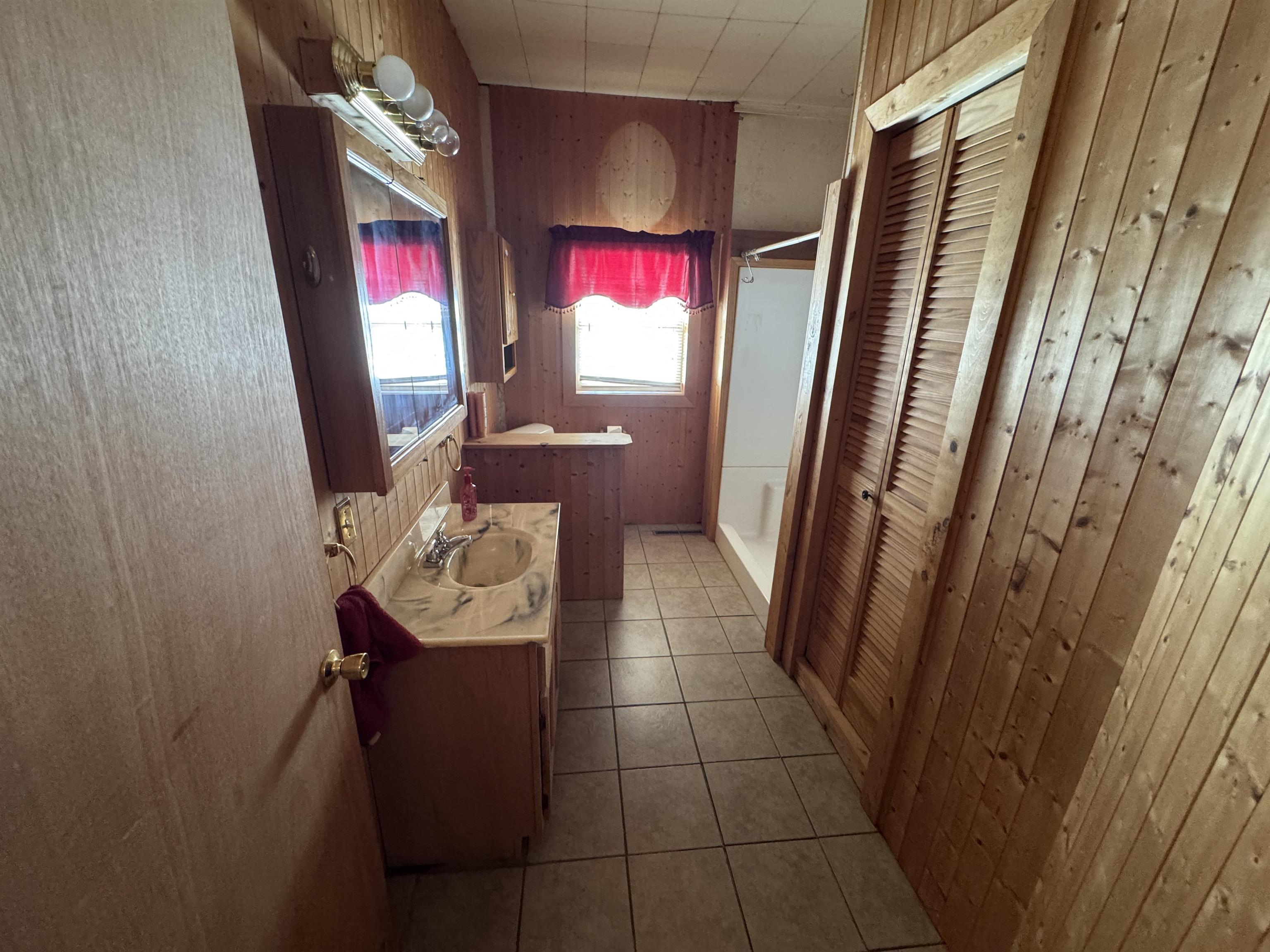 410 N Sycamore Property Photo 9