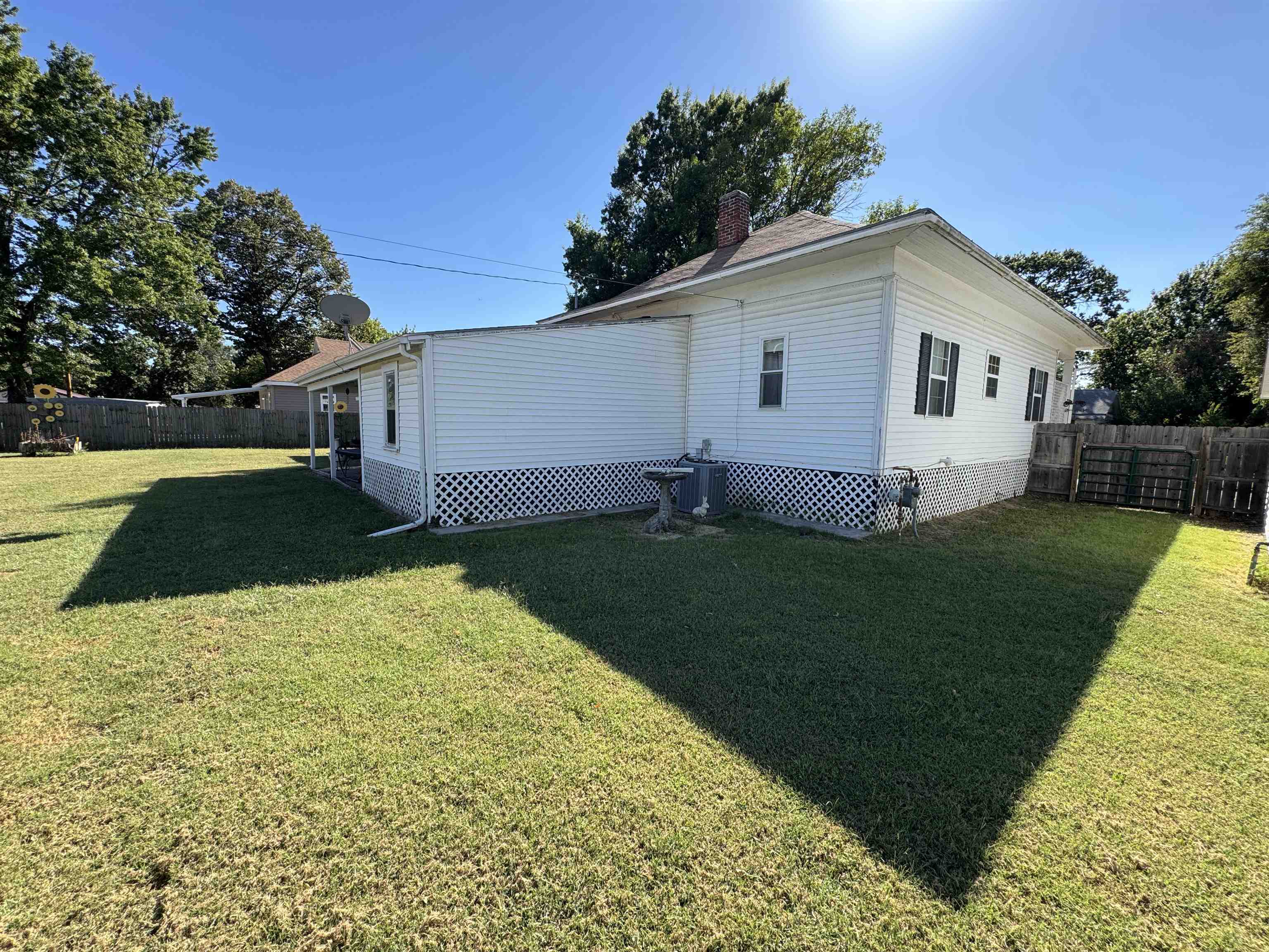 410 N Sycamore Property Photo 23