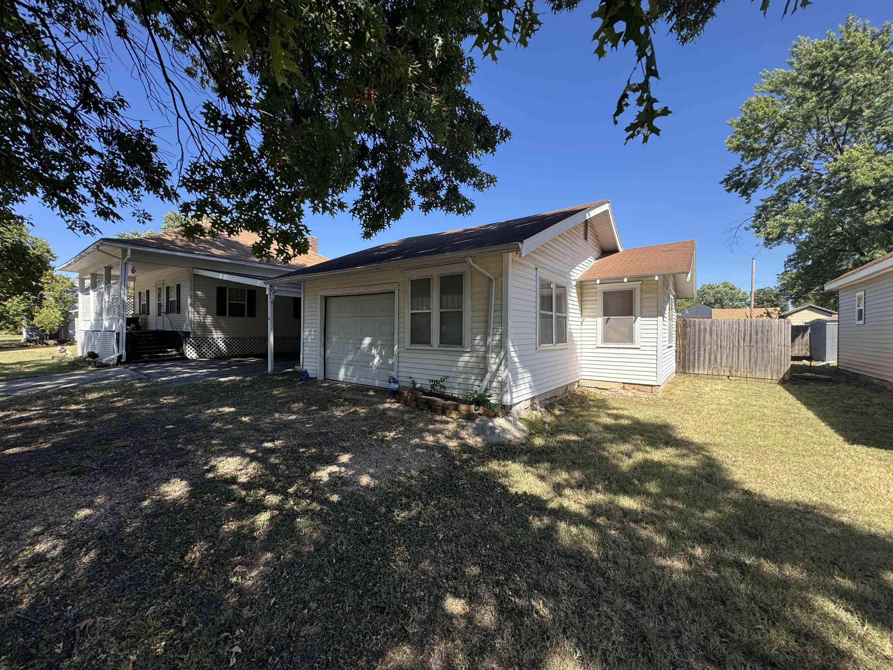 410 N Sycamore Property Photo 24