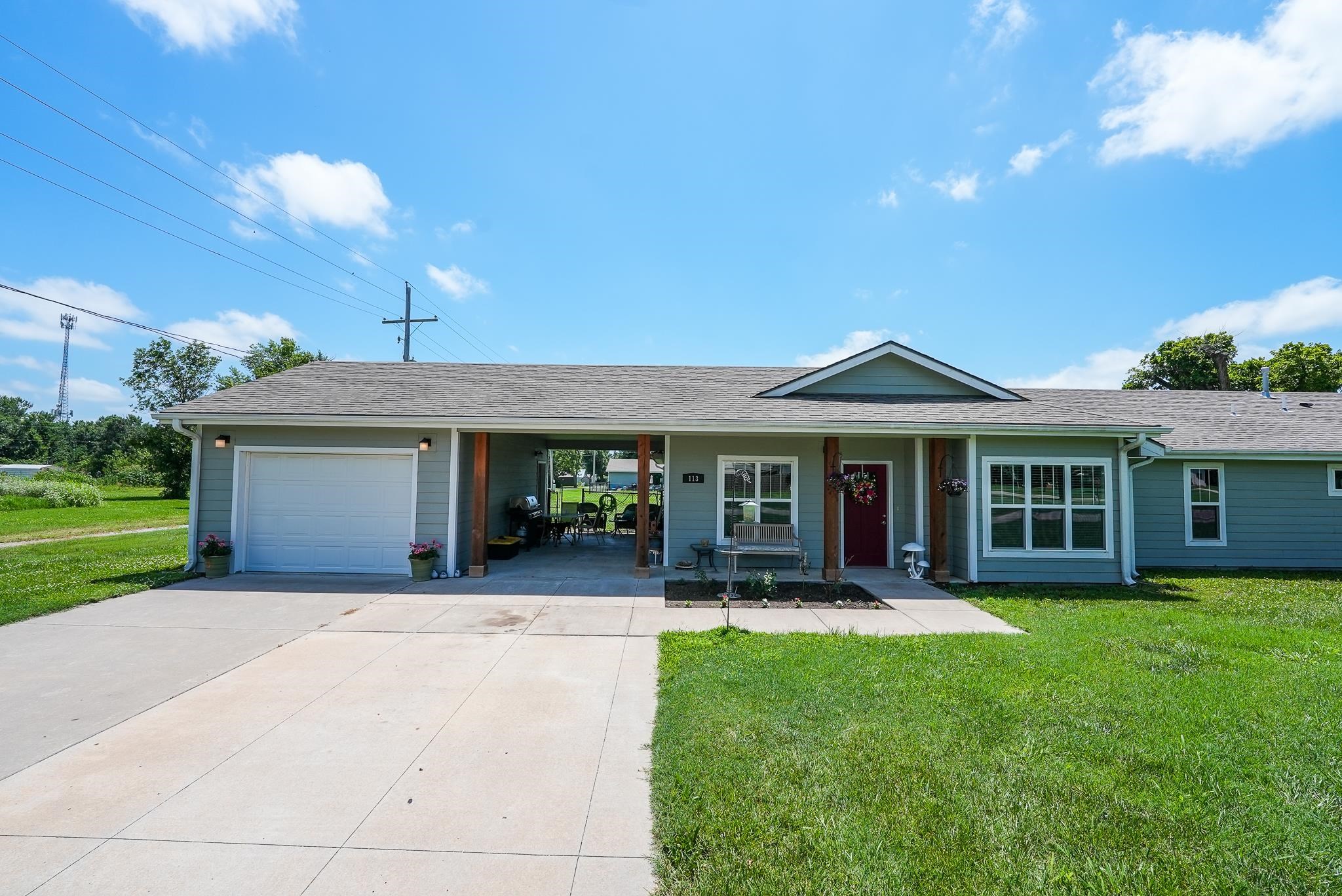 1122 N Main Property Photo 2