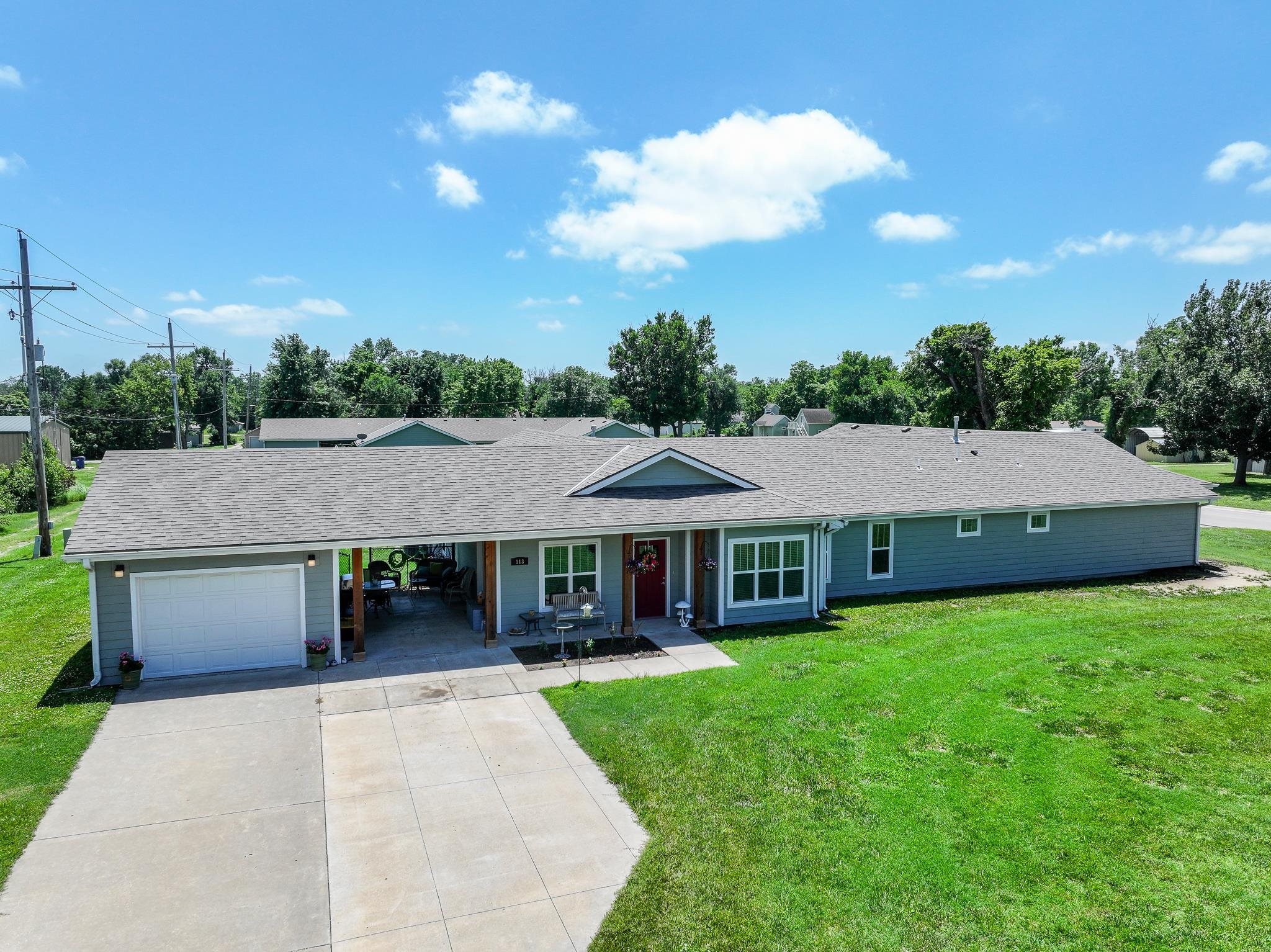 1122 N Main Property Photo 3