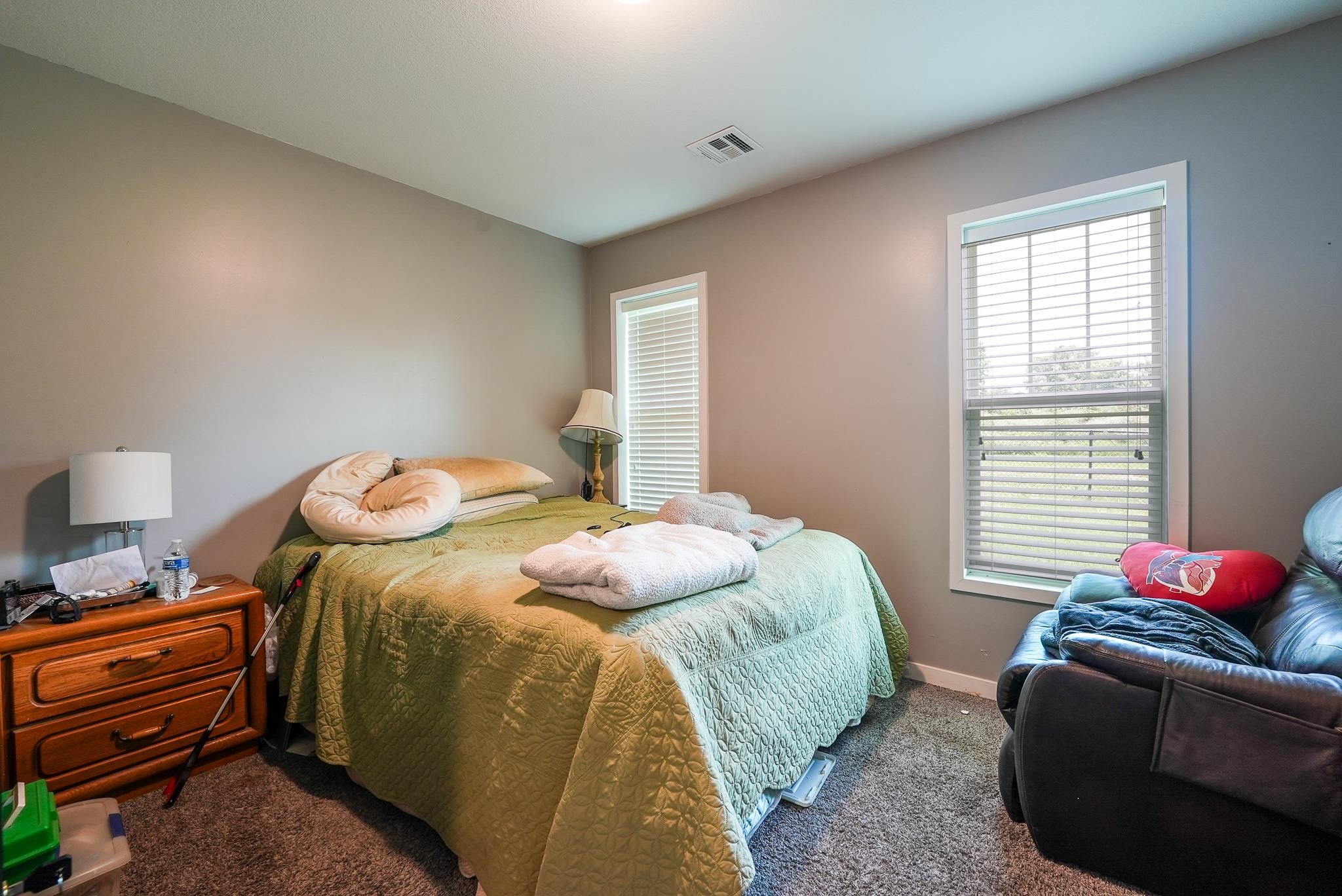 1122 N Main Property Photo 16