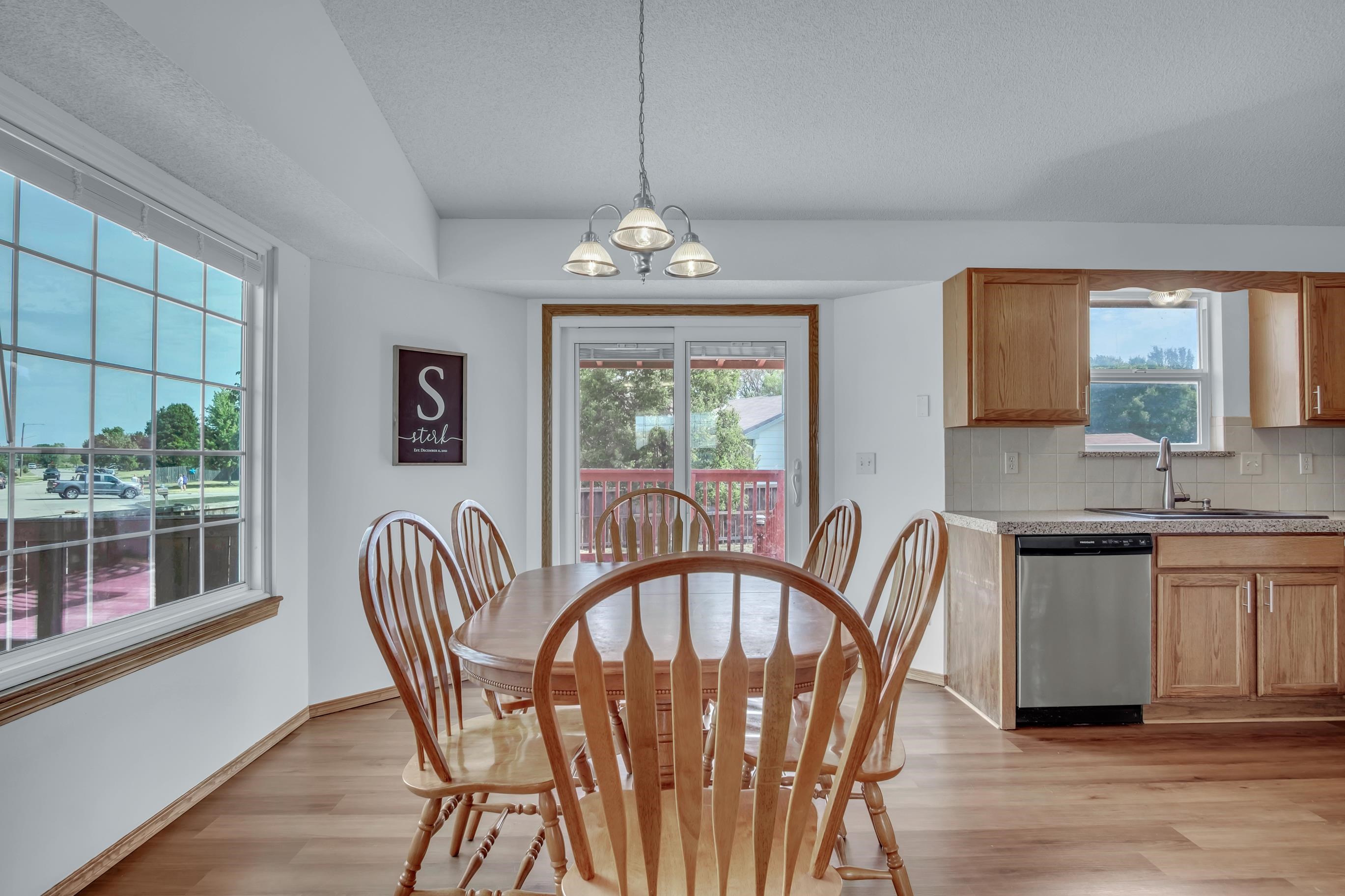 2306 Paddington Ct Property Photo 8