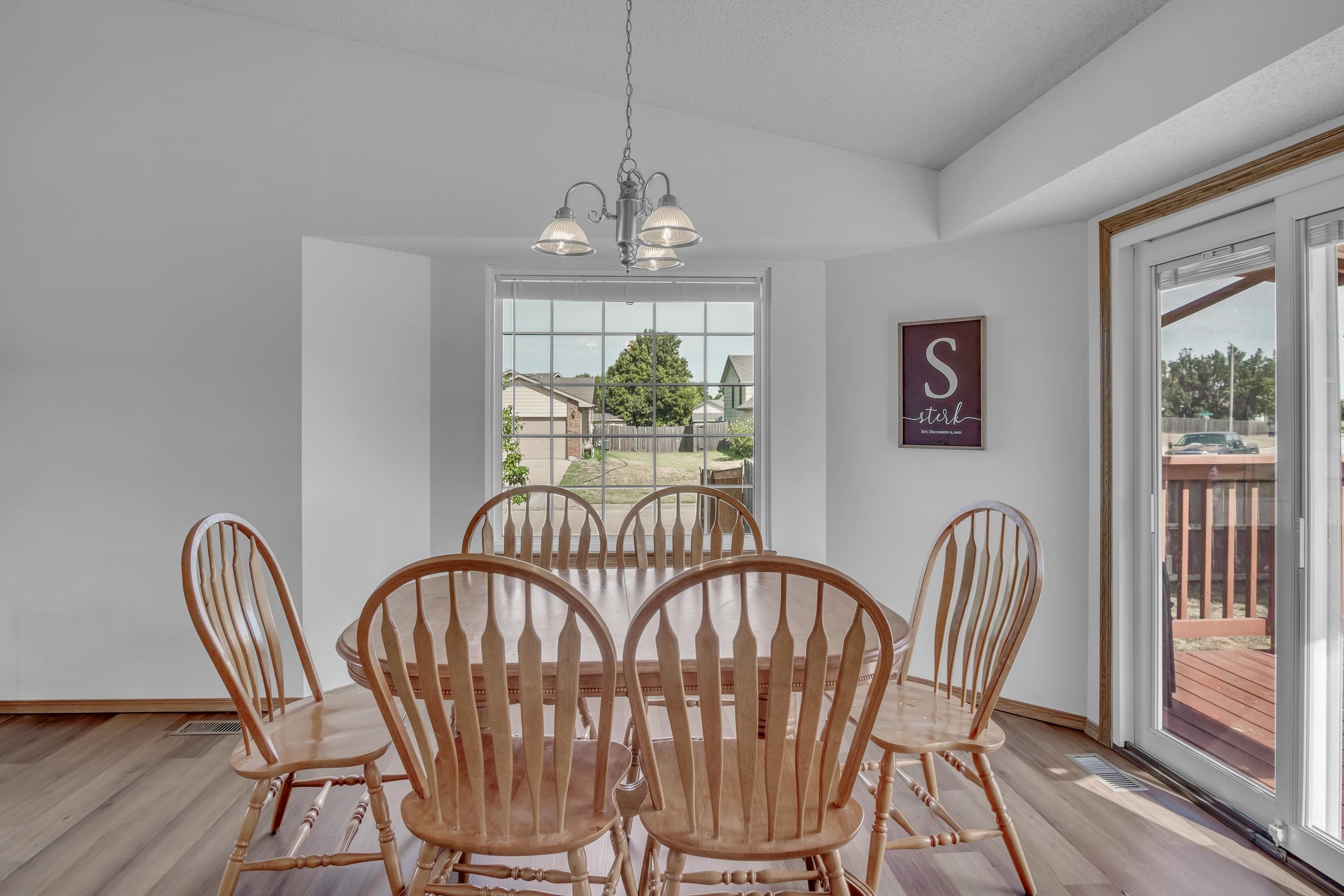2306 Paddington Ct Property Photo 9